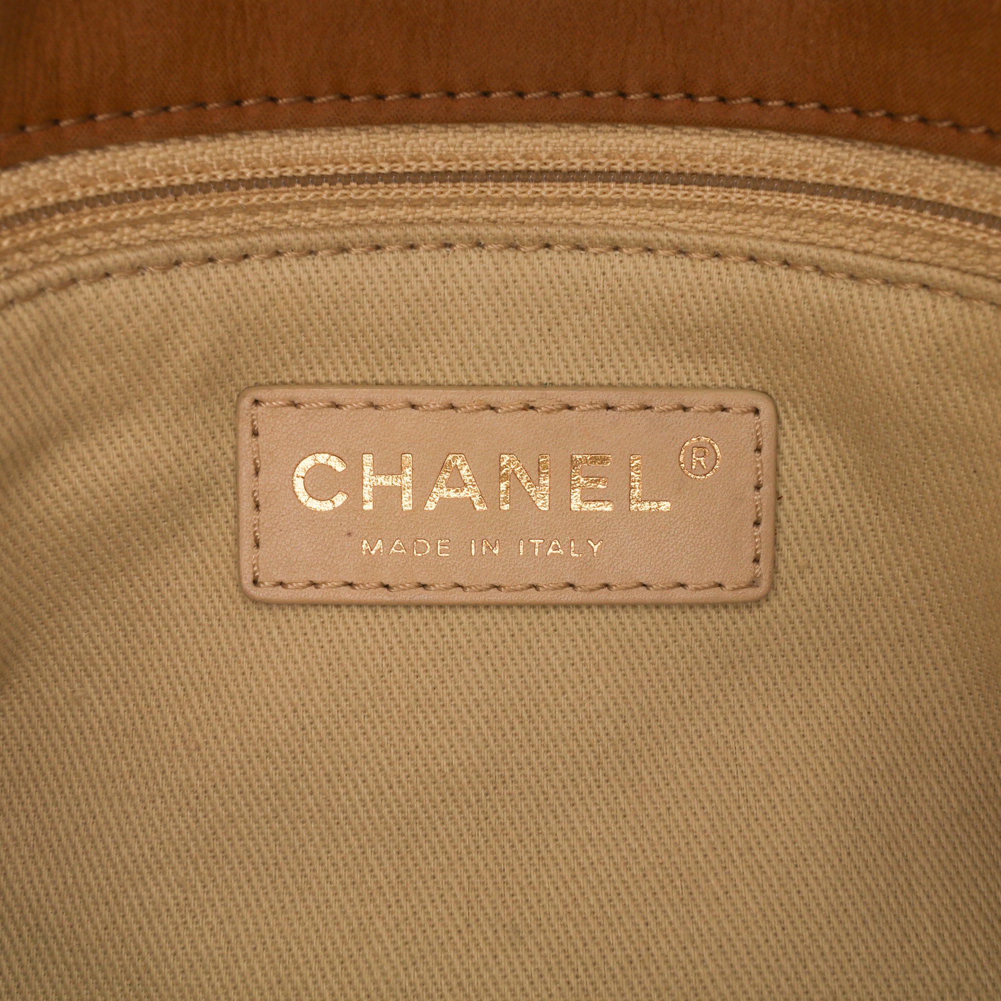 Chanel Large Iridescent Calfskin Chic Quilt Flap - image 5