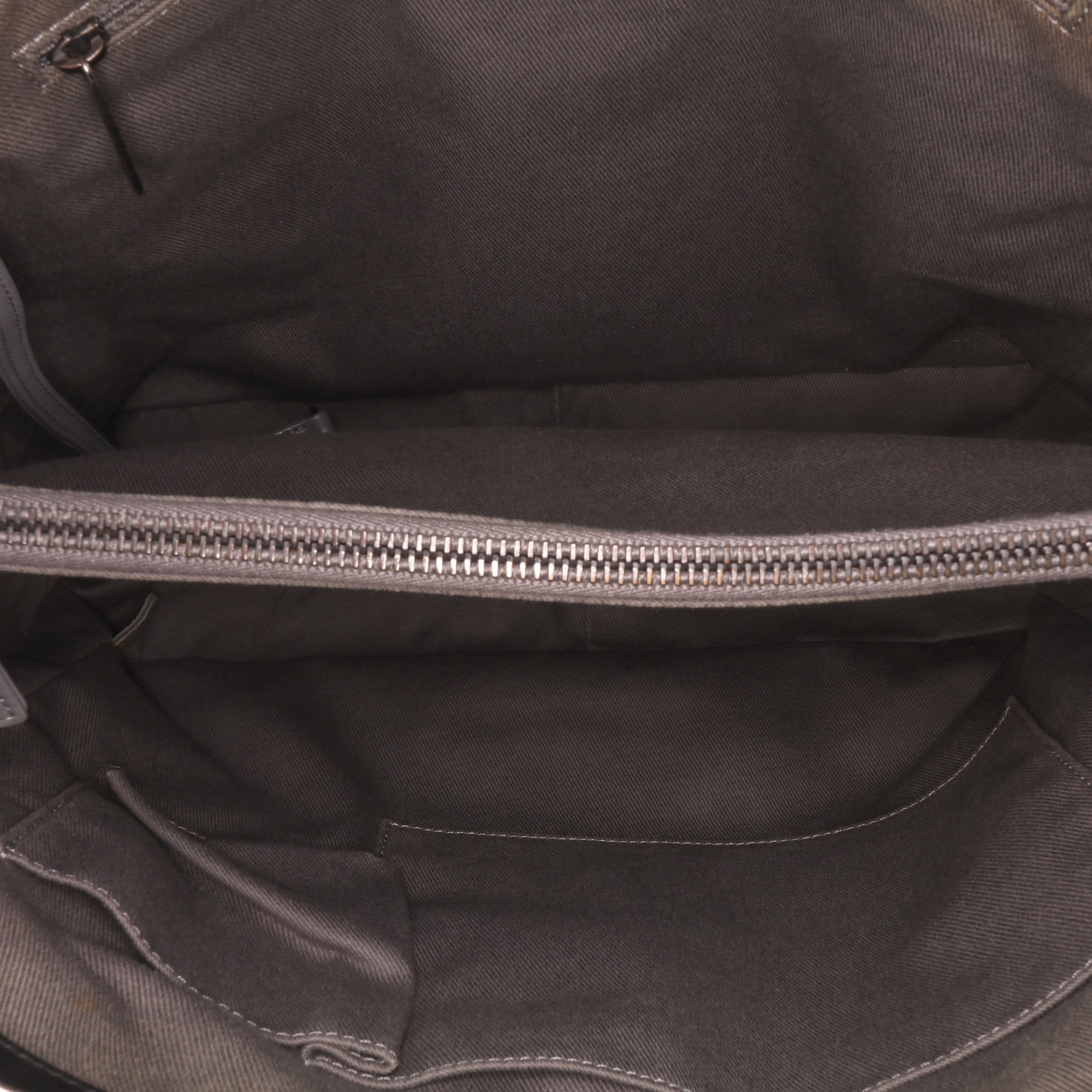 Chanel Large Quilted Calfskin Stitch It Tote - image 4