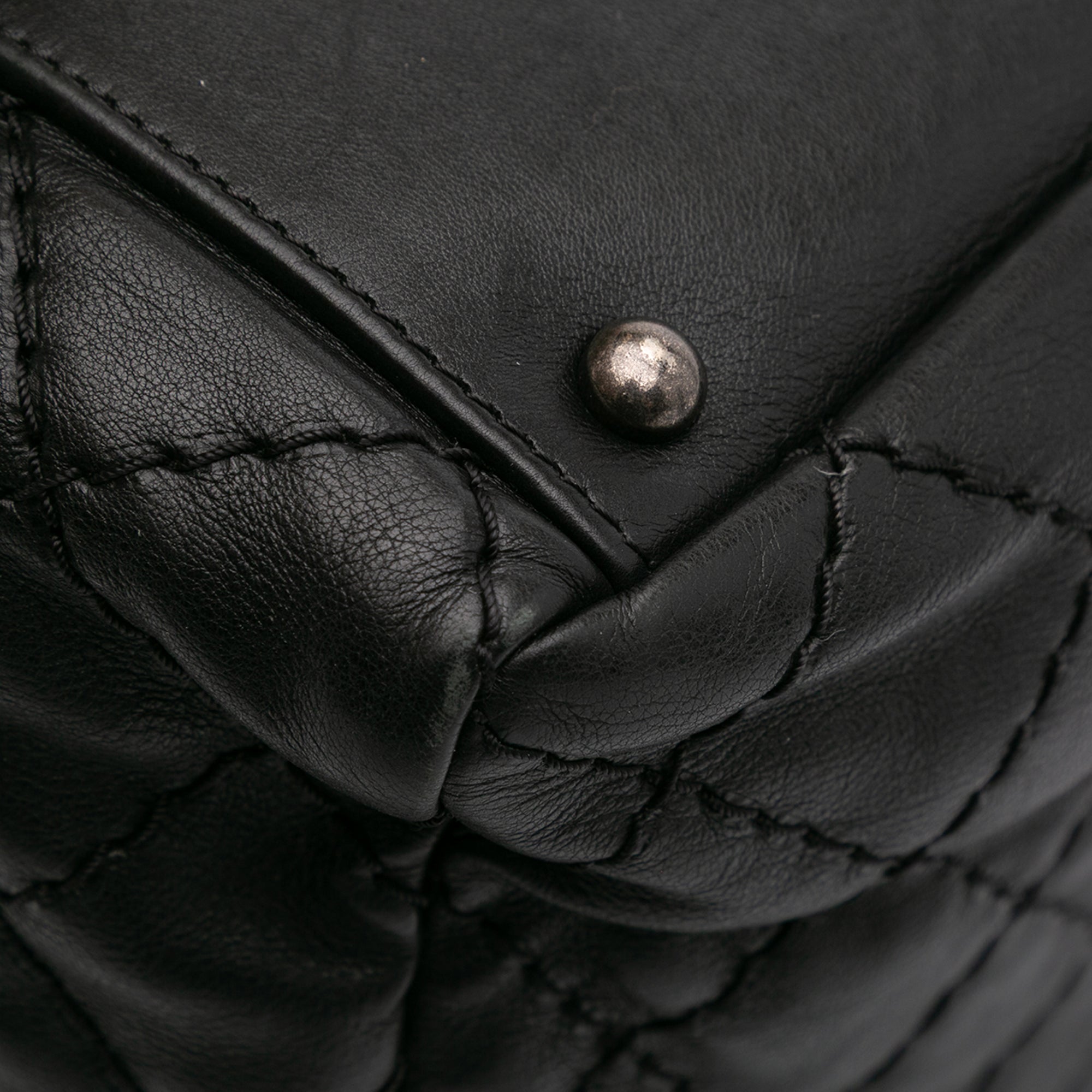 Chanel Large Quilted Calfskin Stitch It Tote - image 7