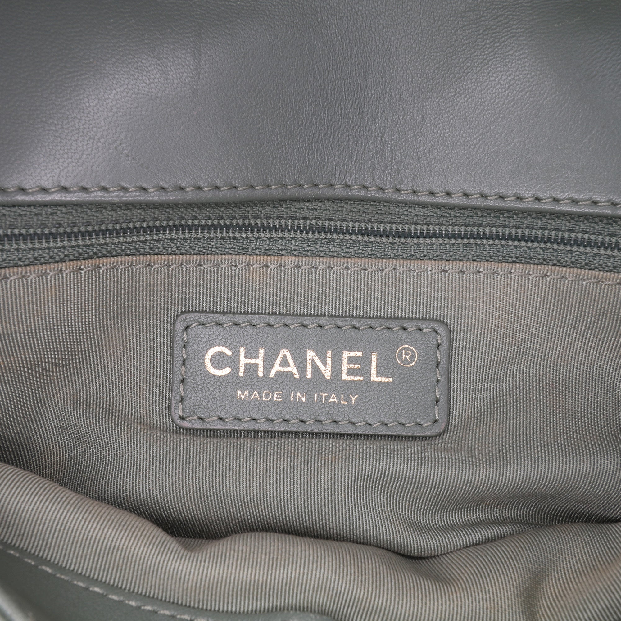 Chanel Medium Quilted Lambskin Daily Companion Flap - image 6