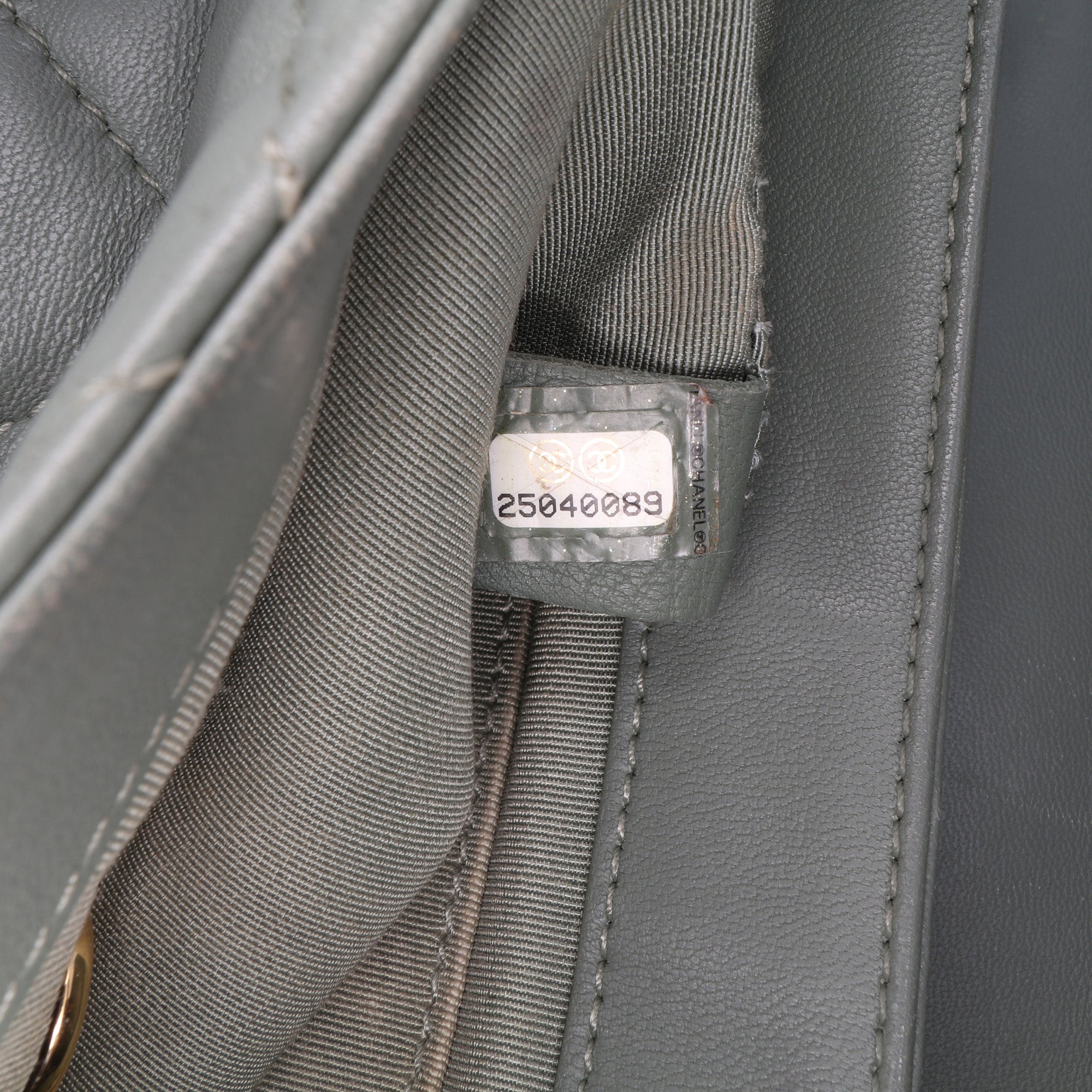 Chanel Medium Quilted Lambskin Daily Companion Flap - image 7