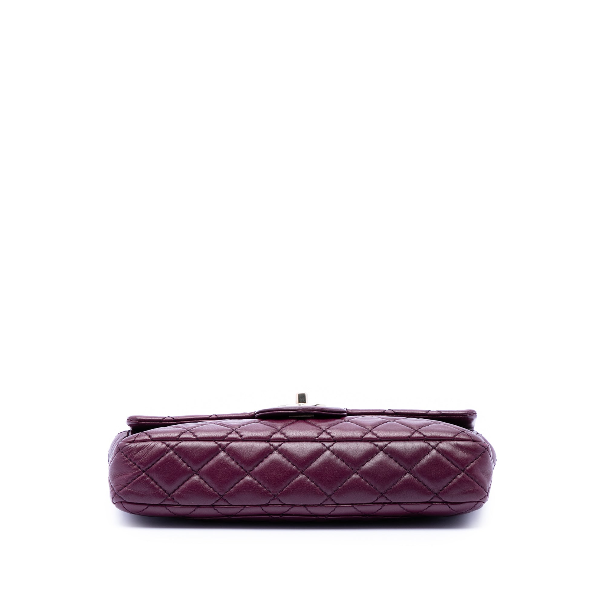 Chanel Classic Lambskin East West Single Flap - image 3