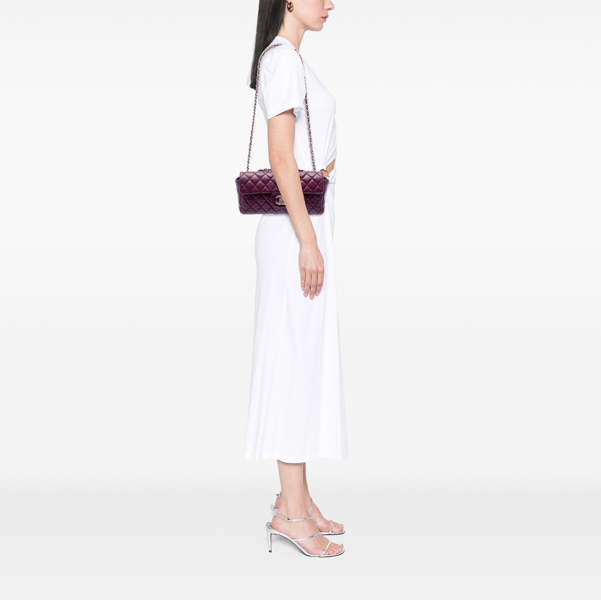 Chanel Classic Lambskin East West Single Flap - image 6