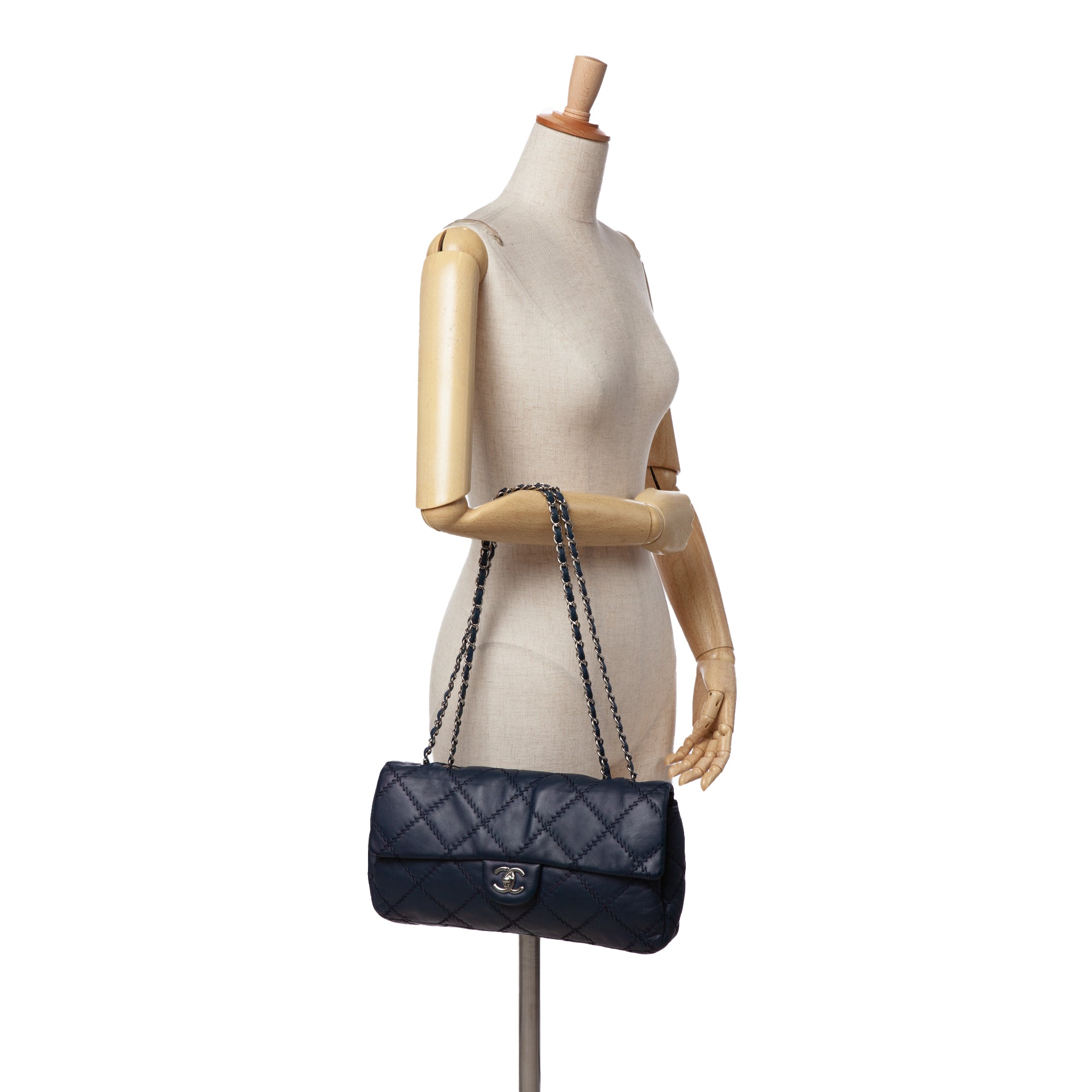 Chanel Quilted Lambskin Ultimate Stitch Flap - image 12