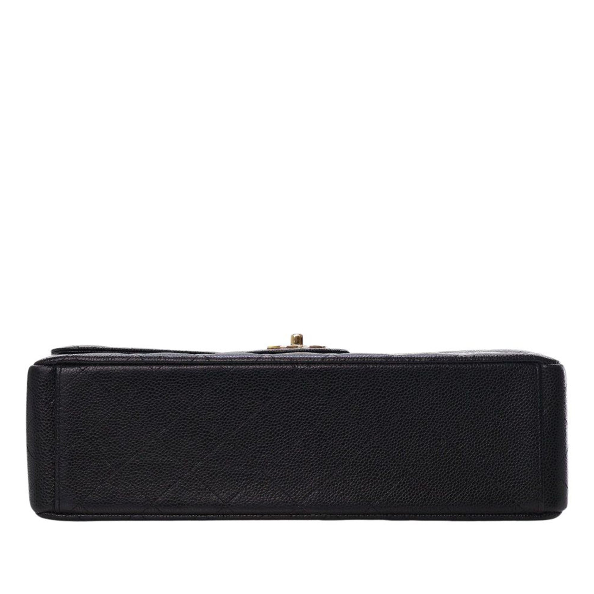 Chanel Maxi Classic Caviar Double Flap - image 3