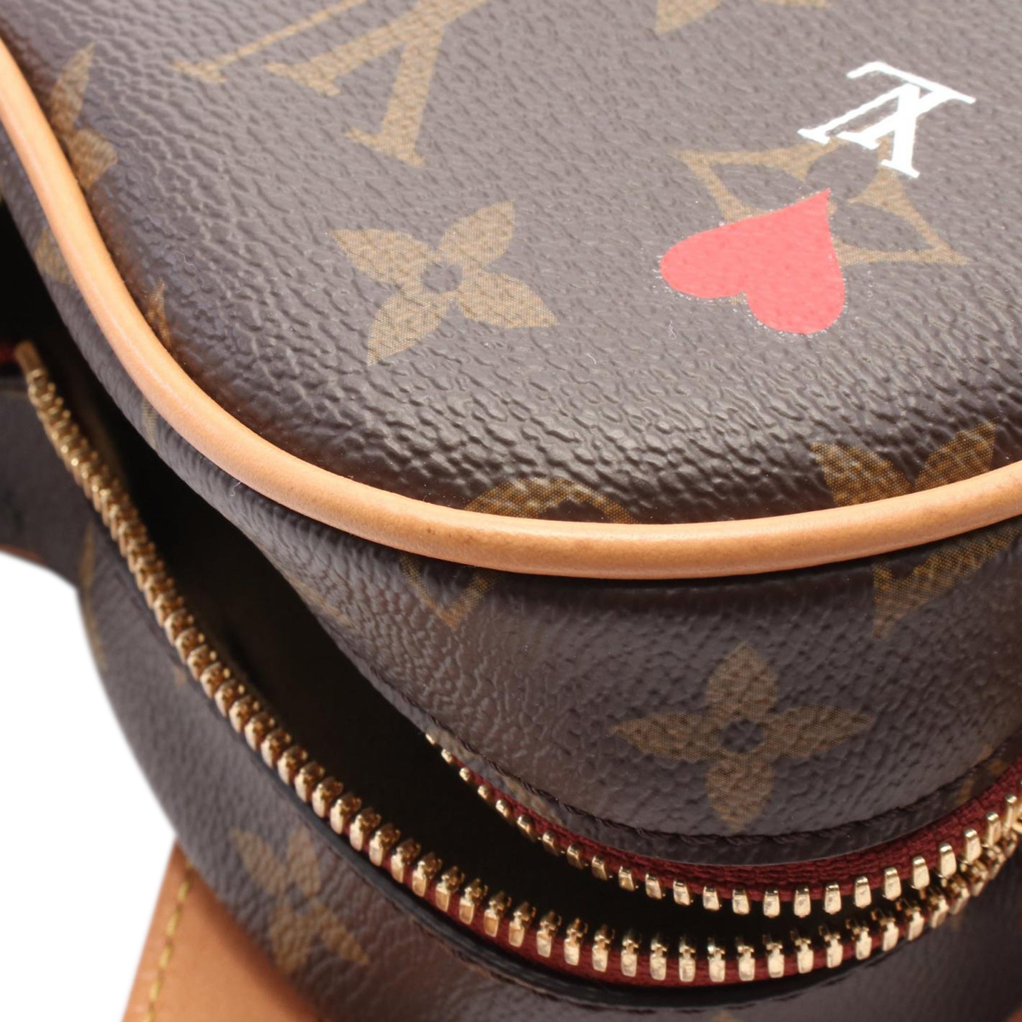 Louis Vuitton Monogram Game on Coeur - image 7