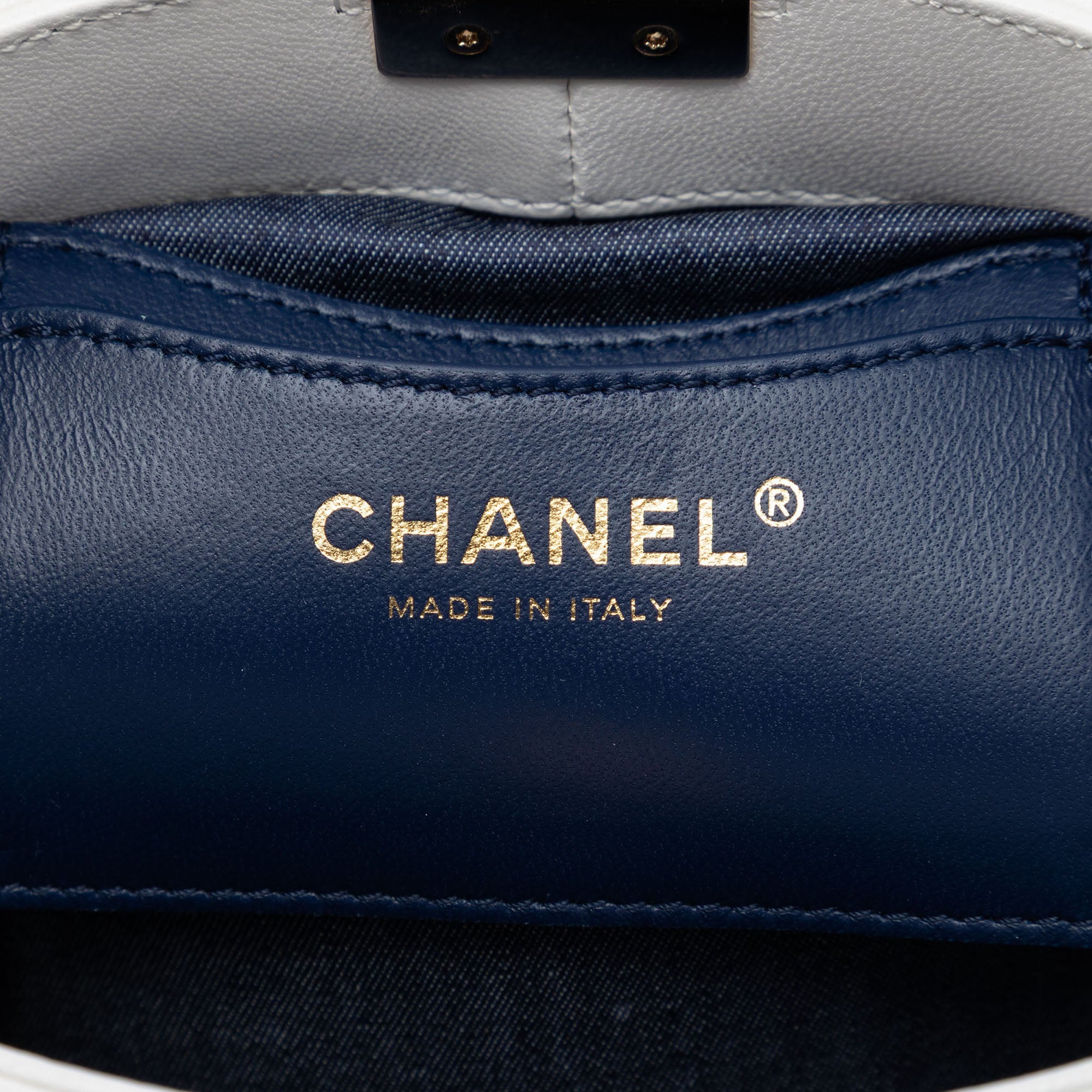 Chanel CC Quilted Lambskin Elegant Chain Vanity Case - image 5