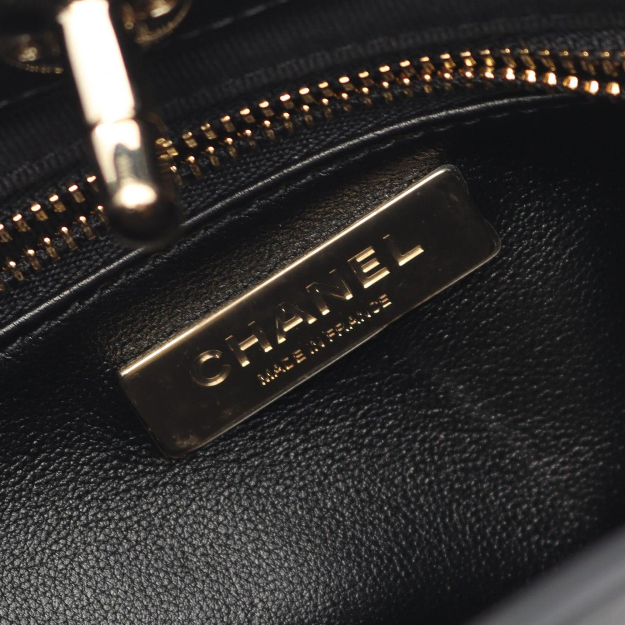 Chanel Mini Bicolor Quilted Patent 31 Shopping Bag - image 4
