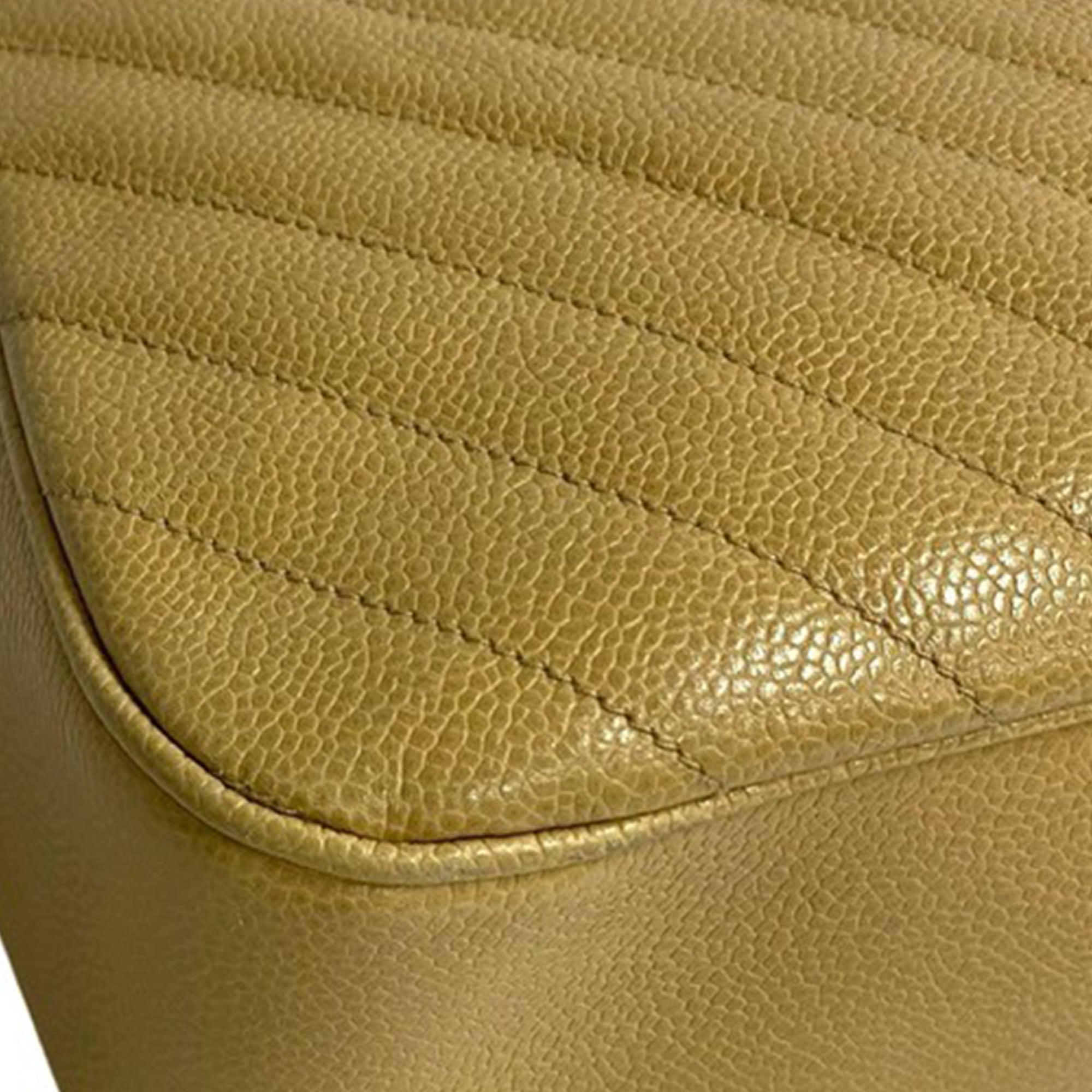 Chanel CC Chevron Caviar Vanity Case with Chain - image 19