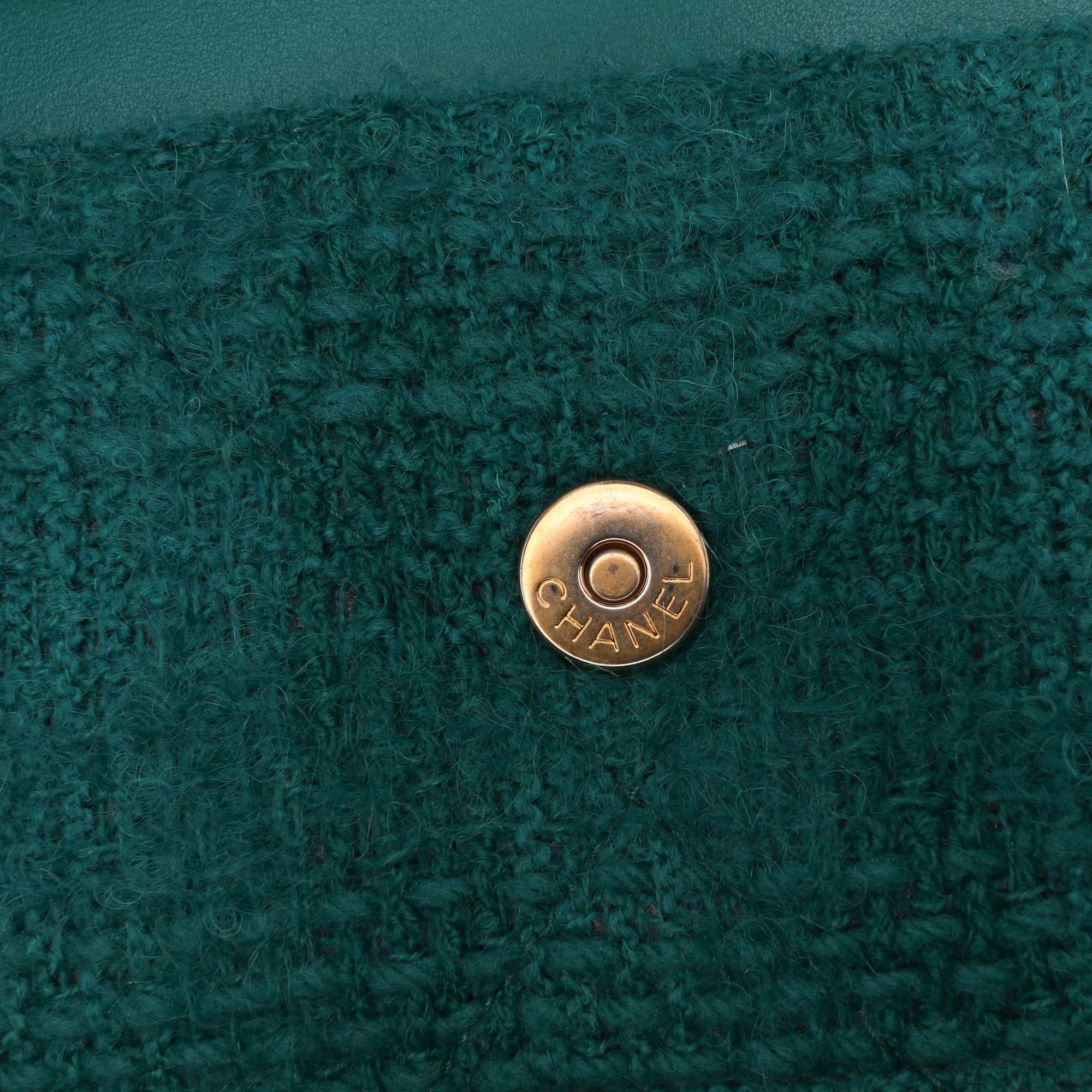 Chanel Tweed 19 Wallet On Chain - image 7