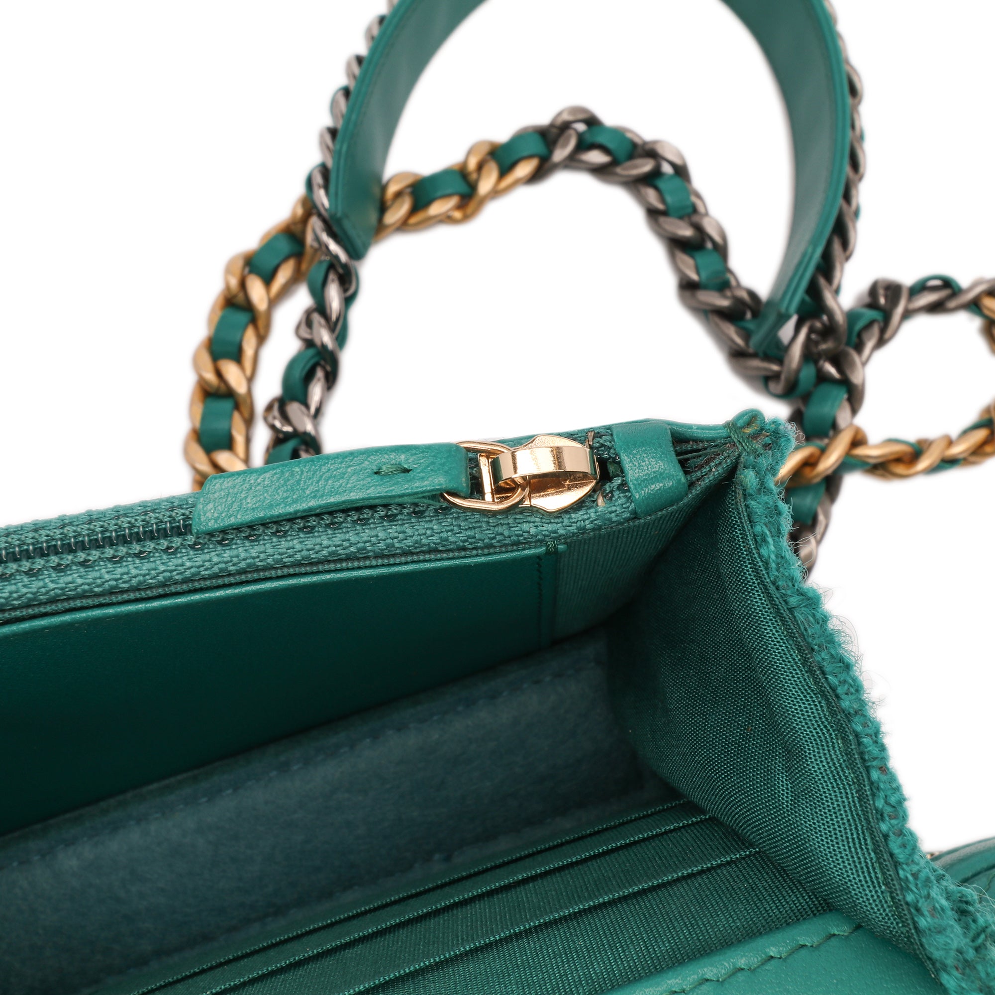 Chanel Tweed 19 Wallet On Chain - image 9