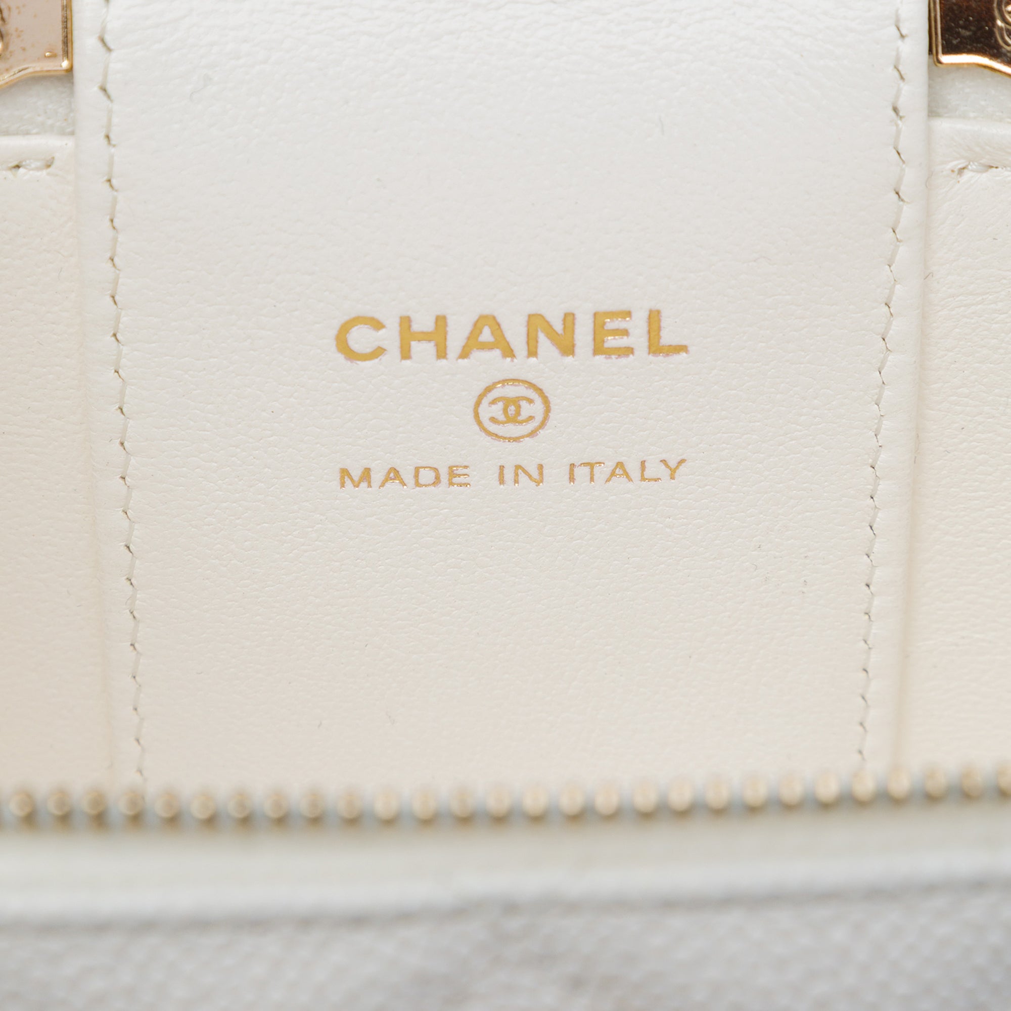 Chanel Mini Quilted Caviar CC Sweetheart Vanity Case with Chain - image 5