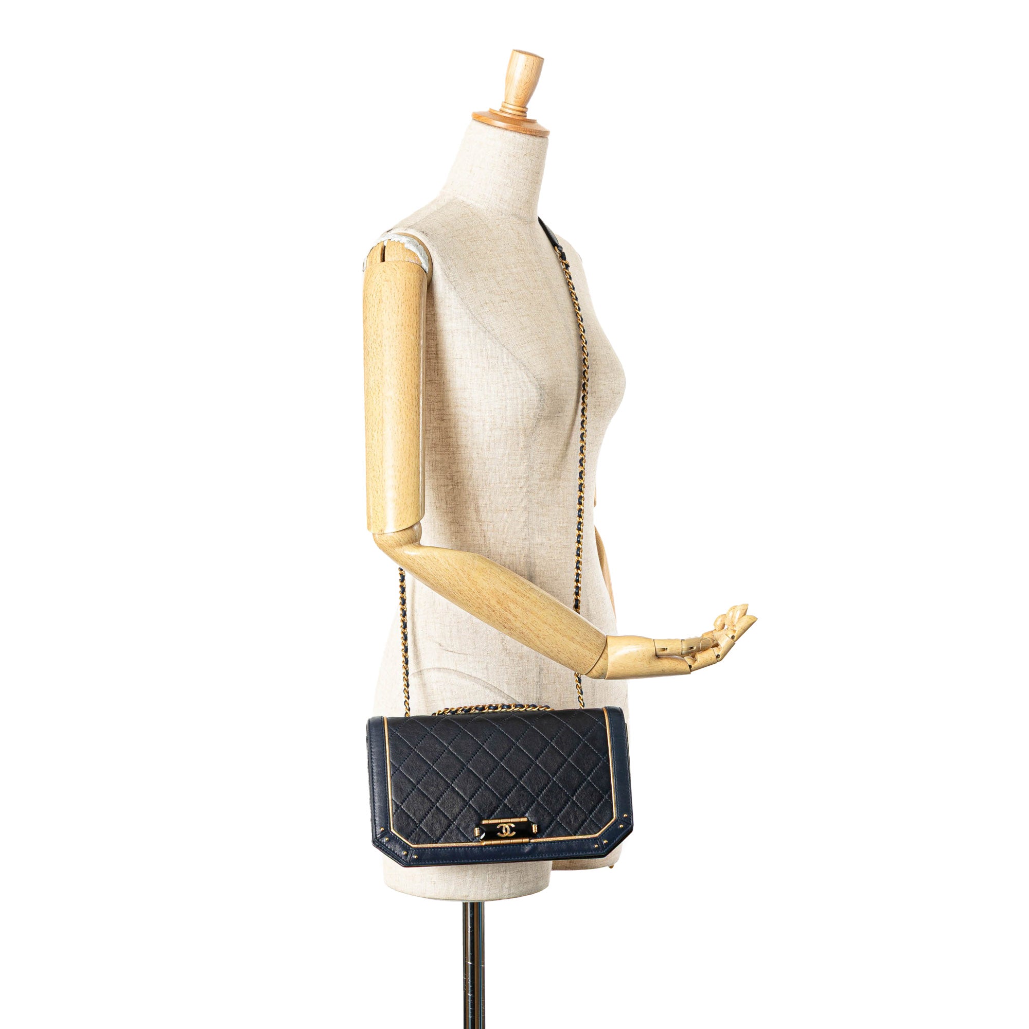 Chanel Medium Quilted Calfskin Octagon CC Clasp Flap - image 12