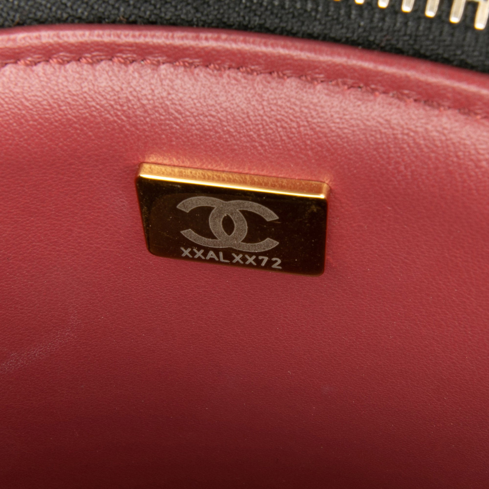Chanel Small Quilted Lambskin Side Note Vanity Case - image 6