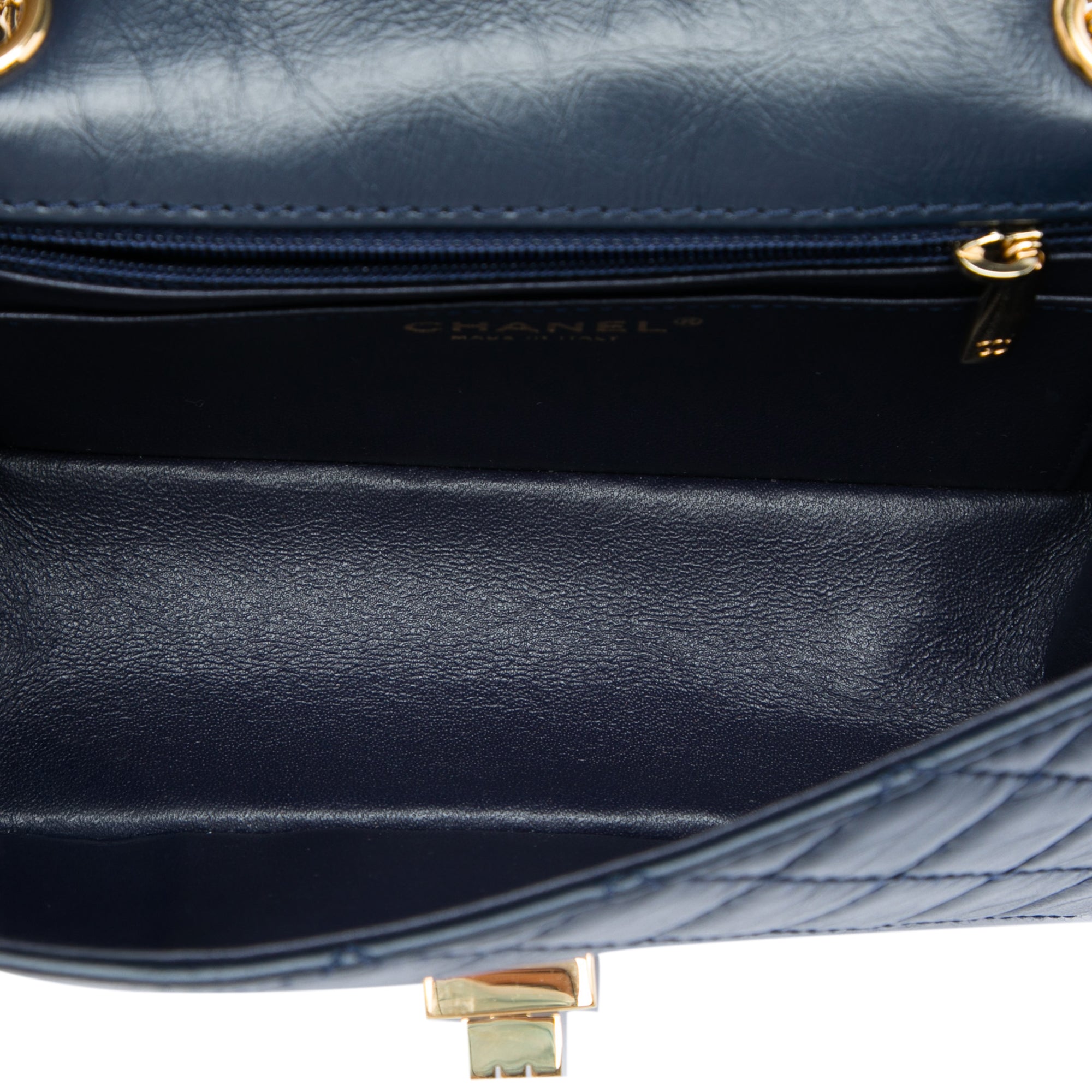 Chanel Quilted Aged Calfskin Reissue 2.55 Single Flap 224 - image 4
