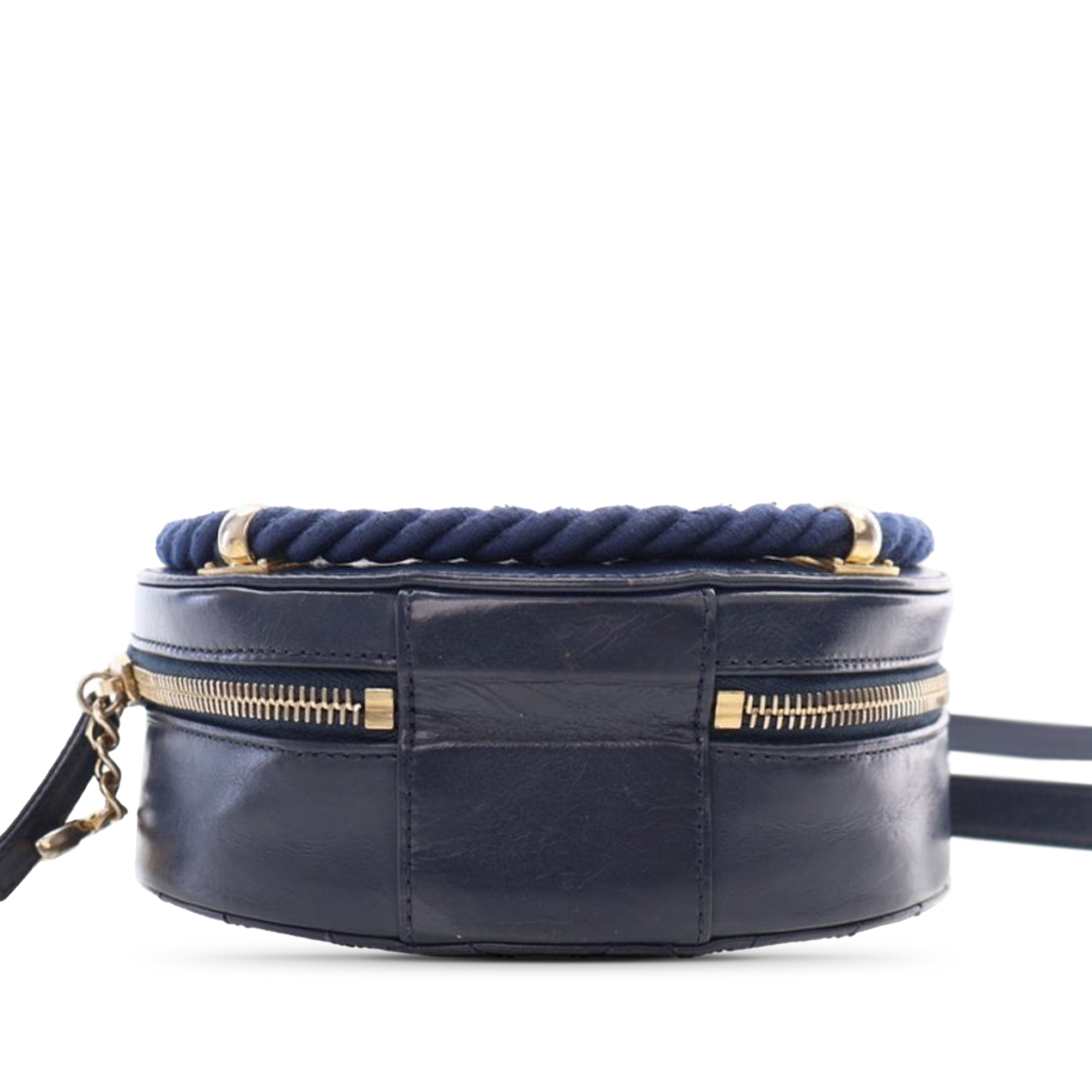 Chanel Calfskin En Vogue Round Crossbody - image 3