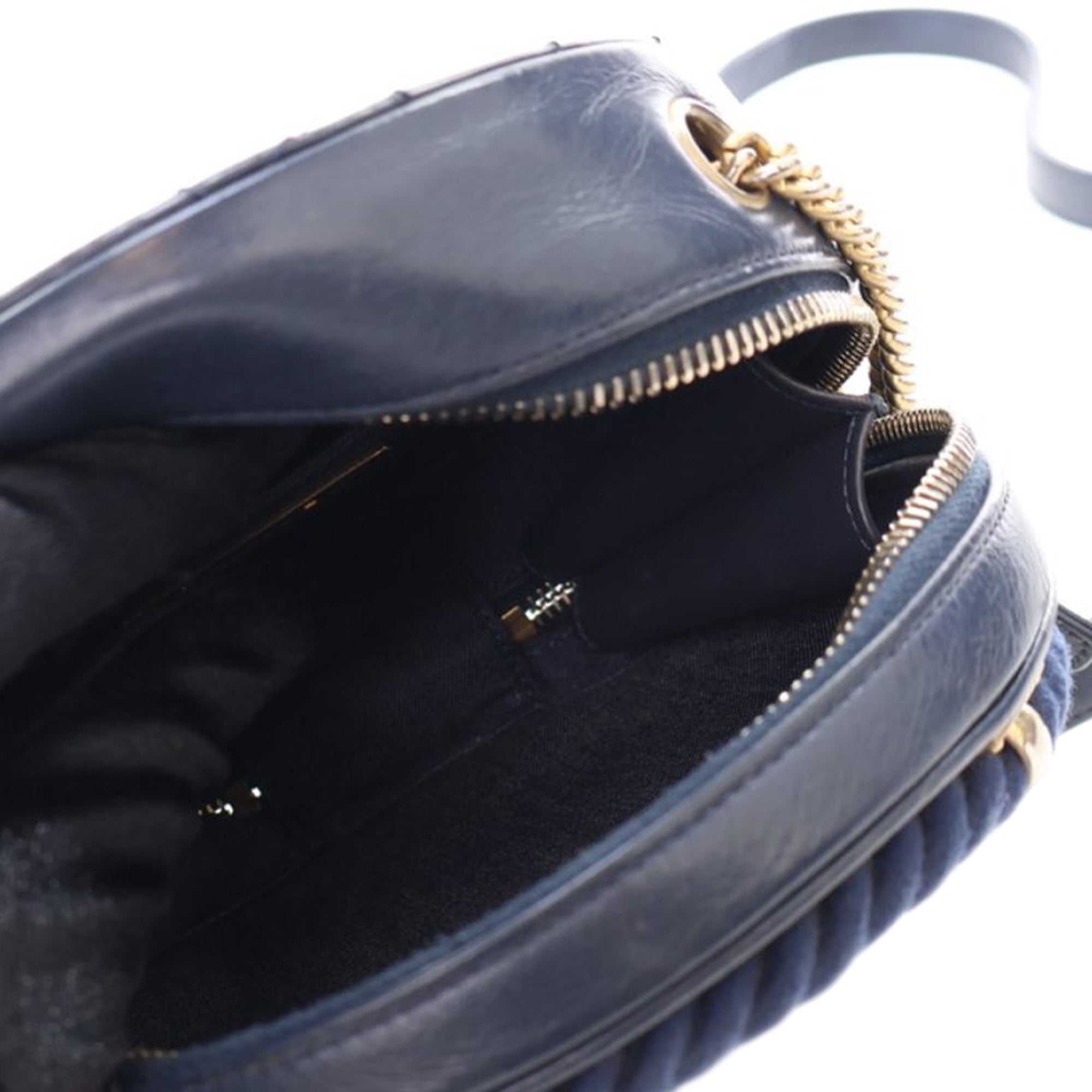 Chanel Calfskin En Vogue Round Crossbody - image 4