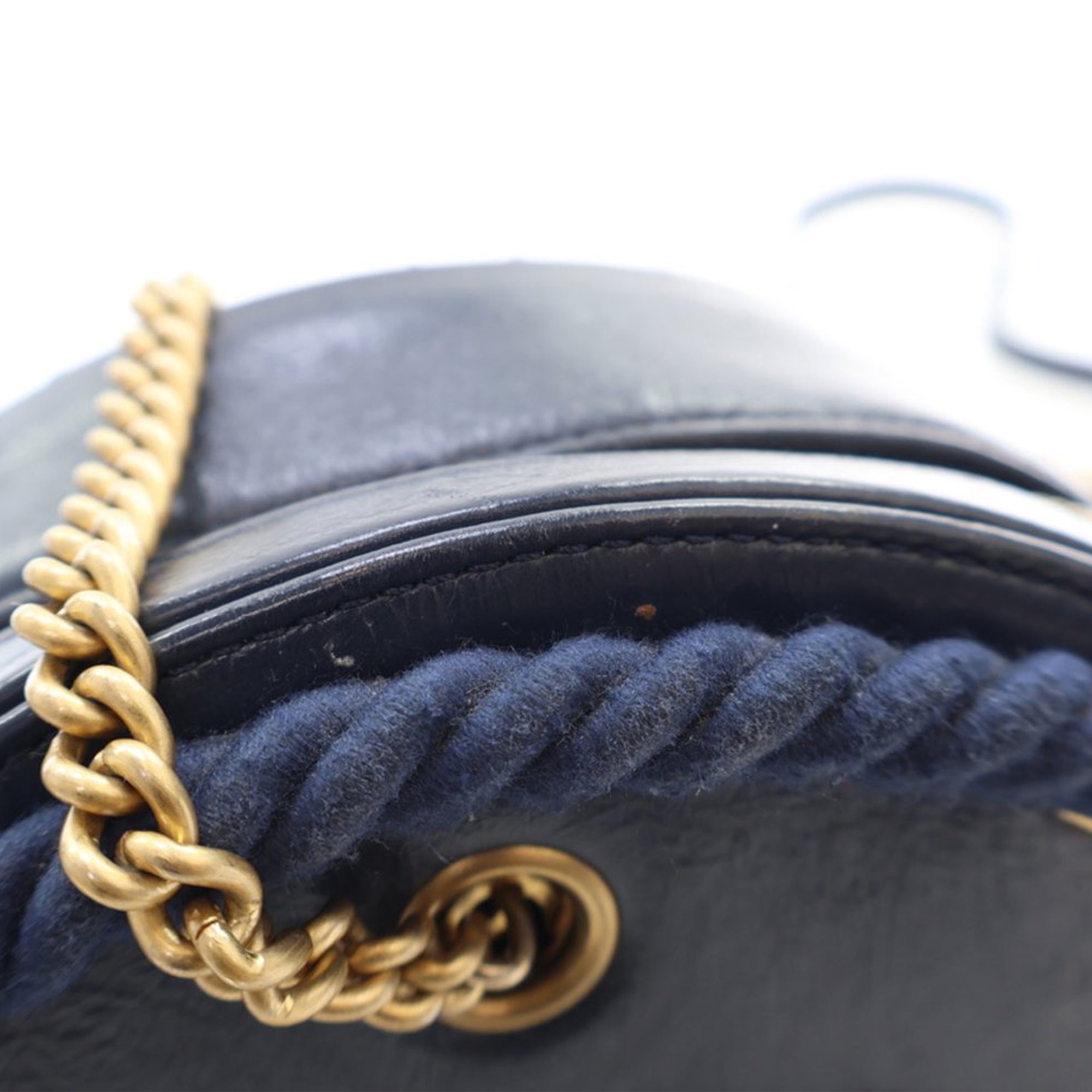 Chanel Calfskin En Vogue Round Crossbody - image 7
