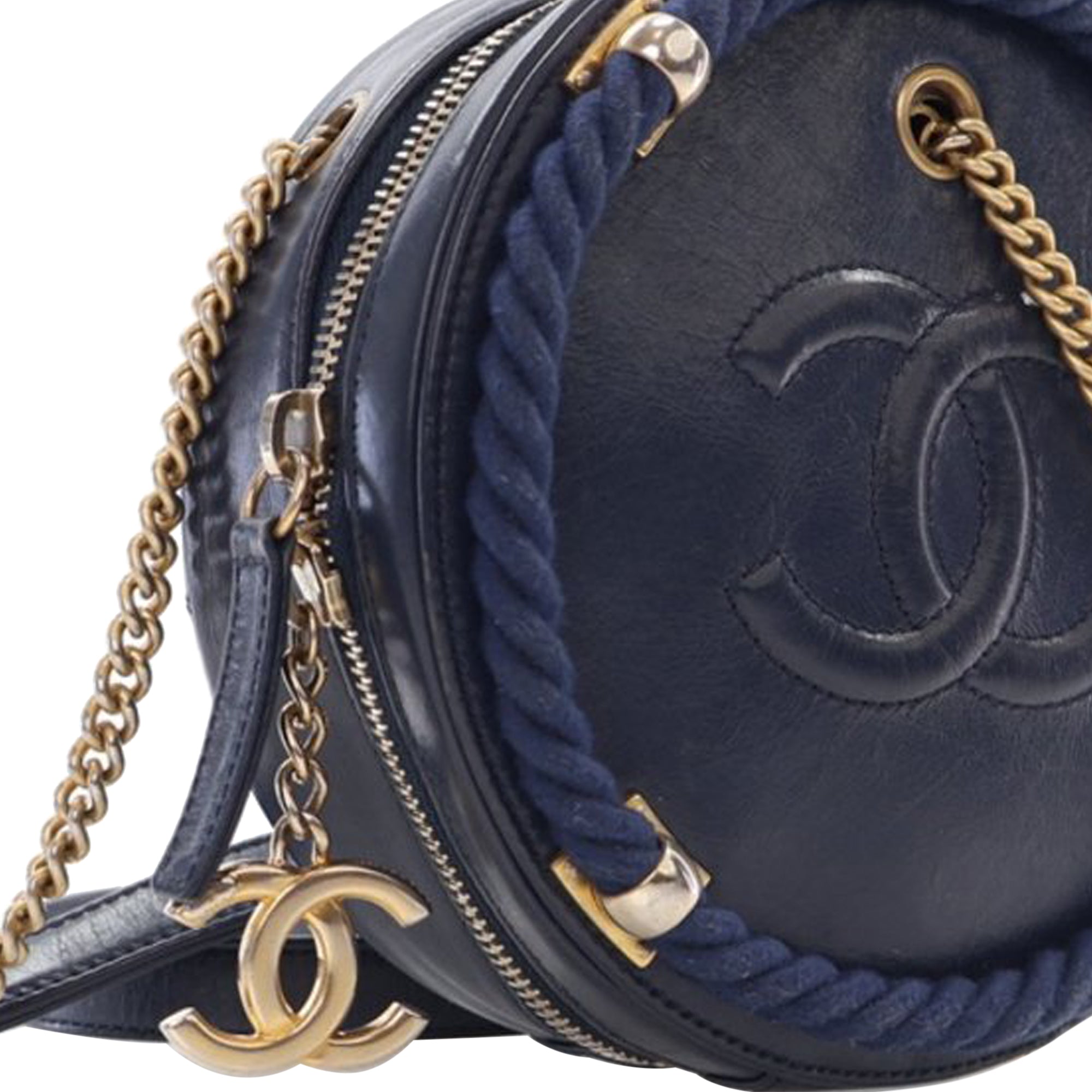 Chanel Calfskin En Vogue Round Crossbody - image 8