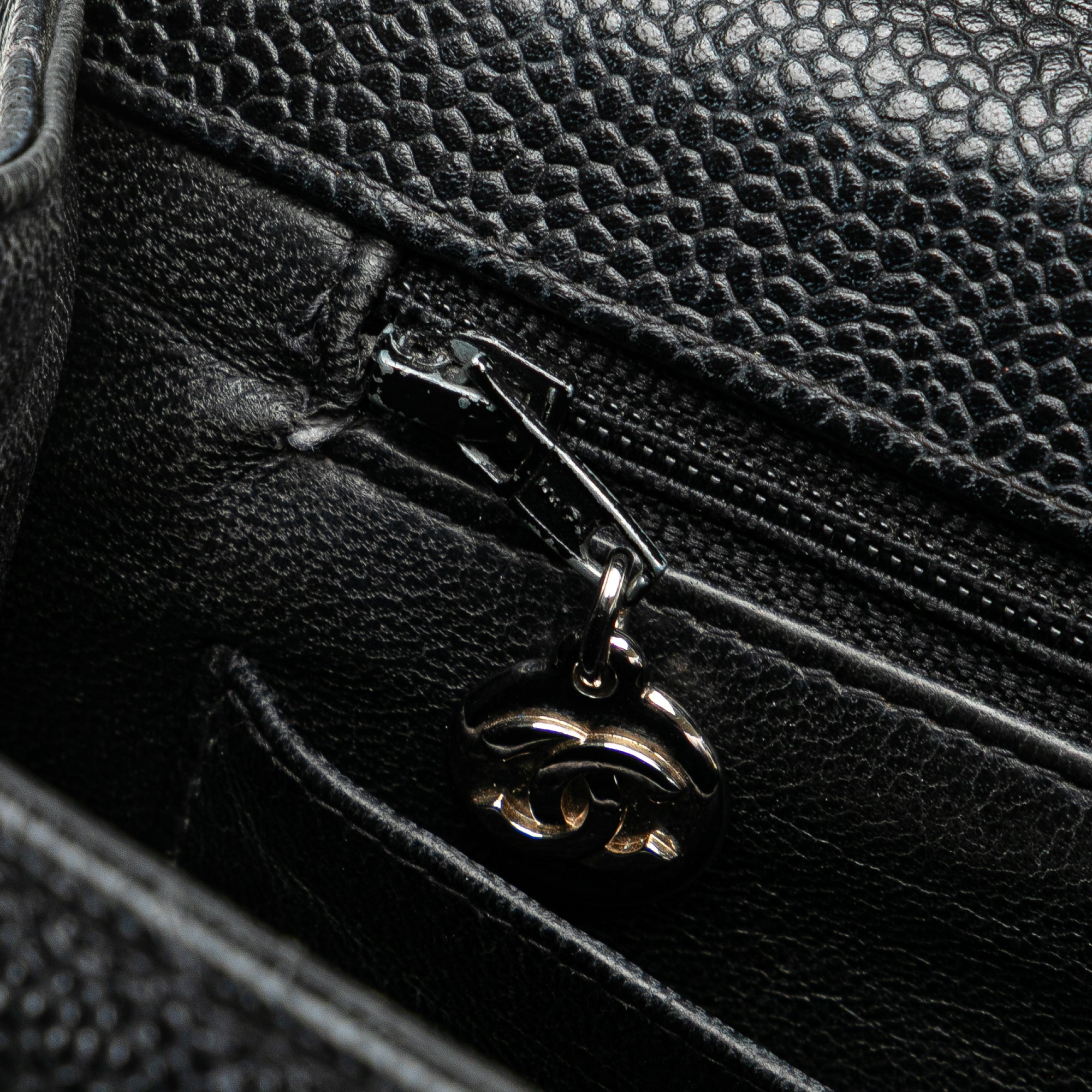Chanel Jumbo Quilted Caviar Single Flap - image 7