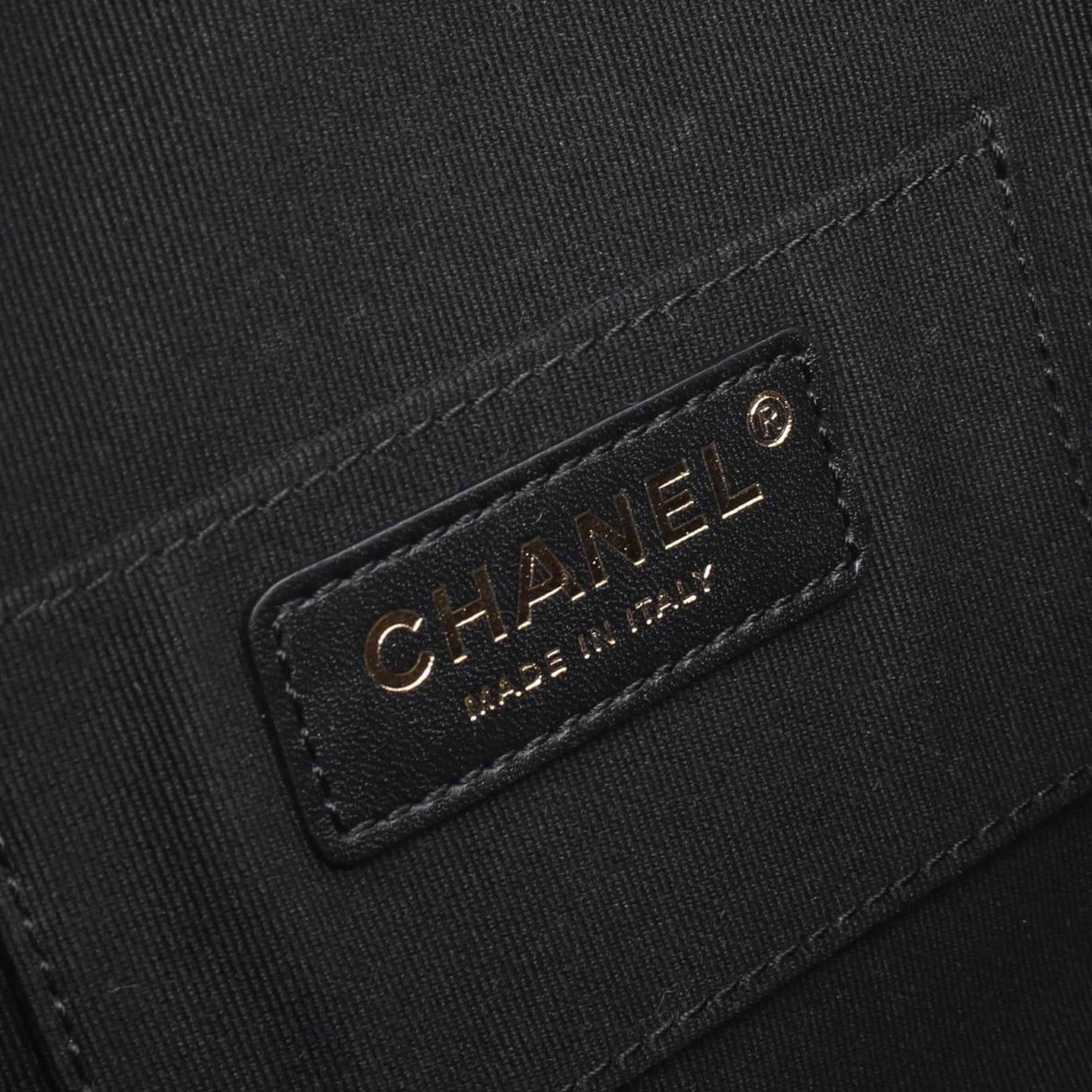 Chanel Quilted Lambskin Oval Logo Chain Top Handle Round Clutch on Chain - image 4
