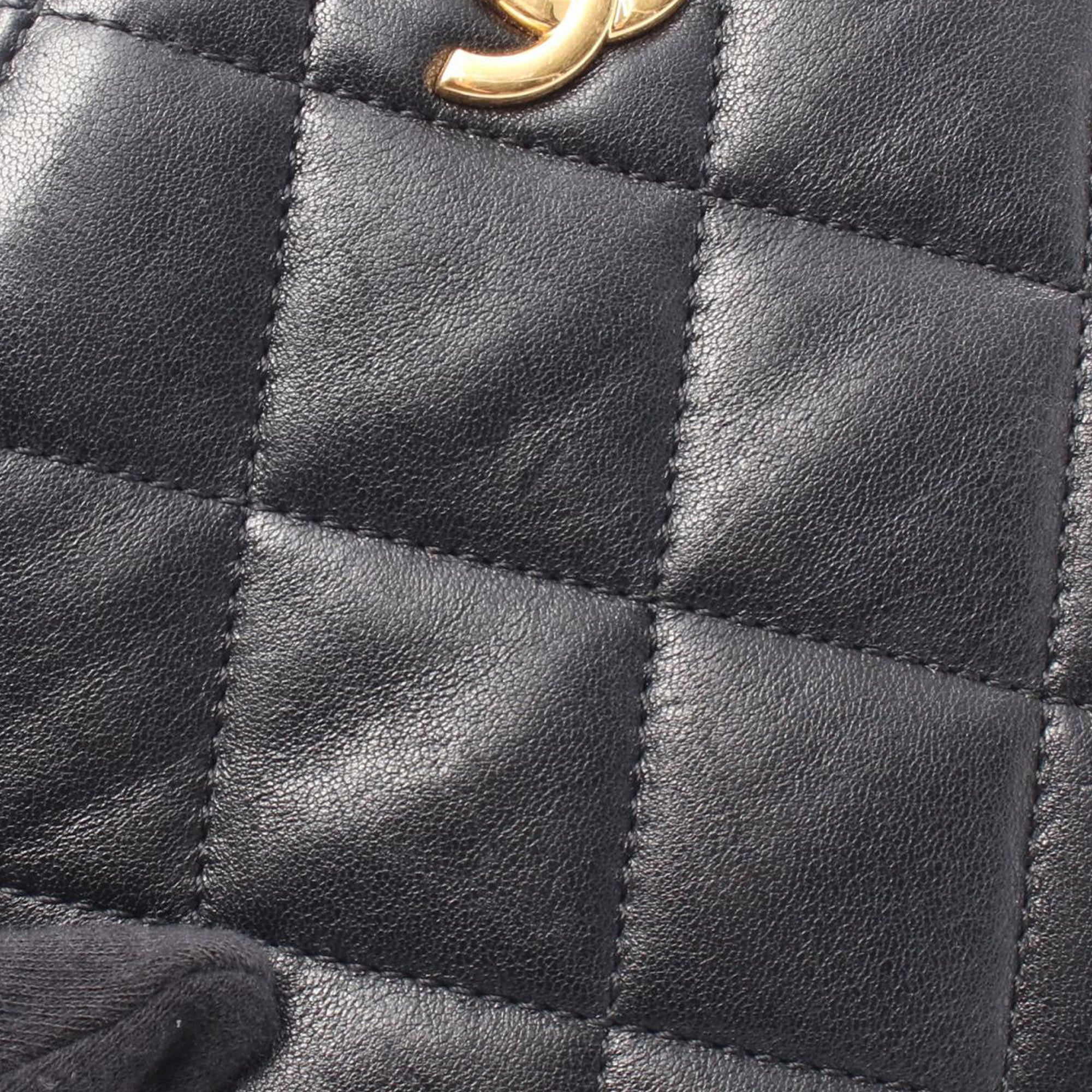 Chanel Quilted Lambskin Oval Logo Chain Top Handle Round Clutch on Chain - image 7