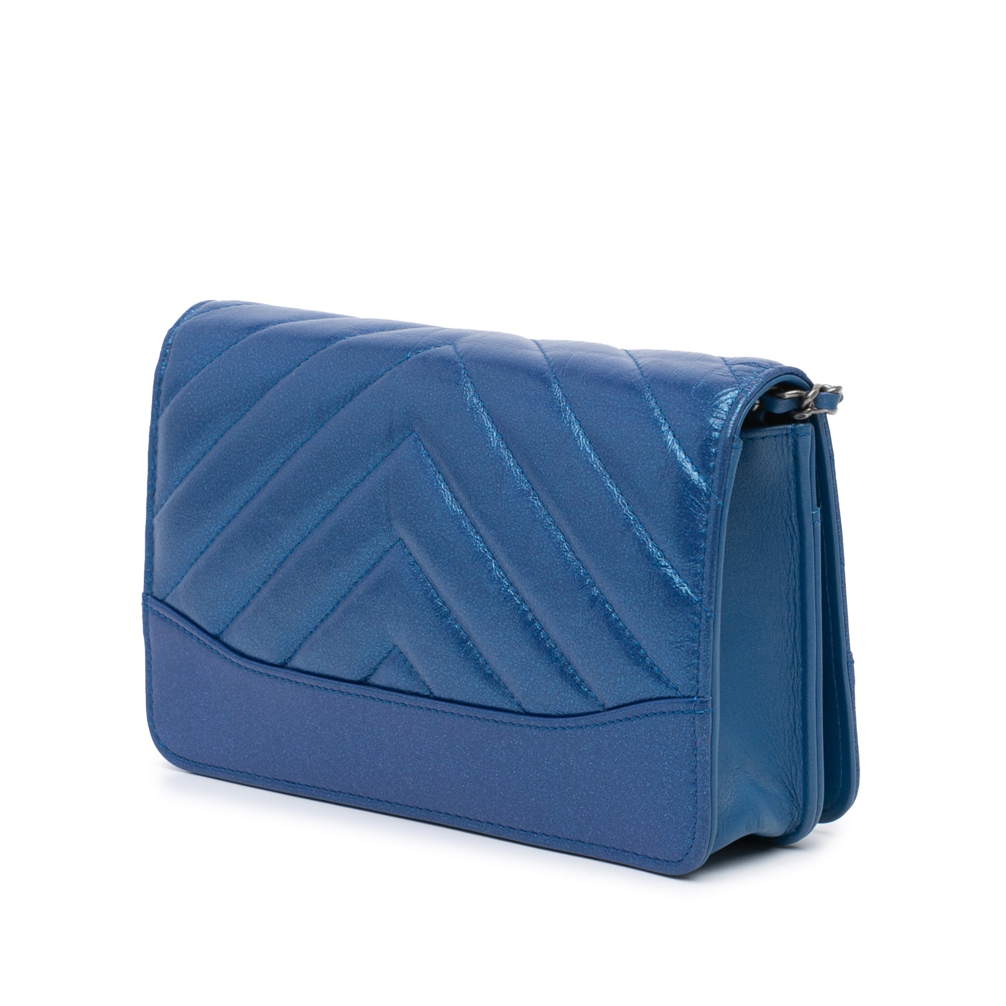 Chanel Chevron Aged Metallic Calfskin Gabrielle Wallet On Chain - image 2
