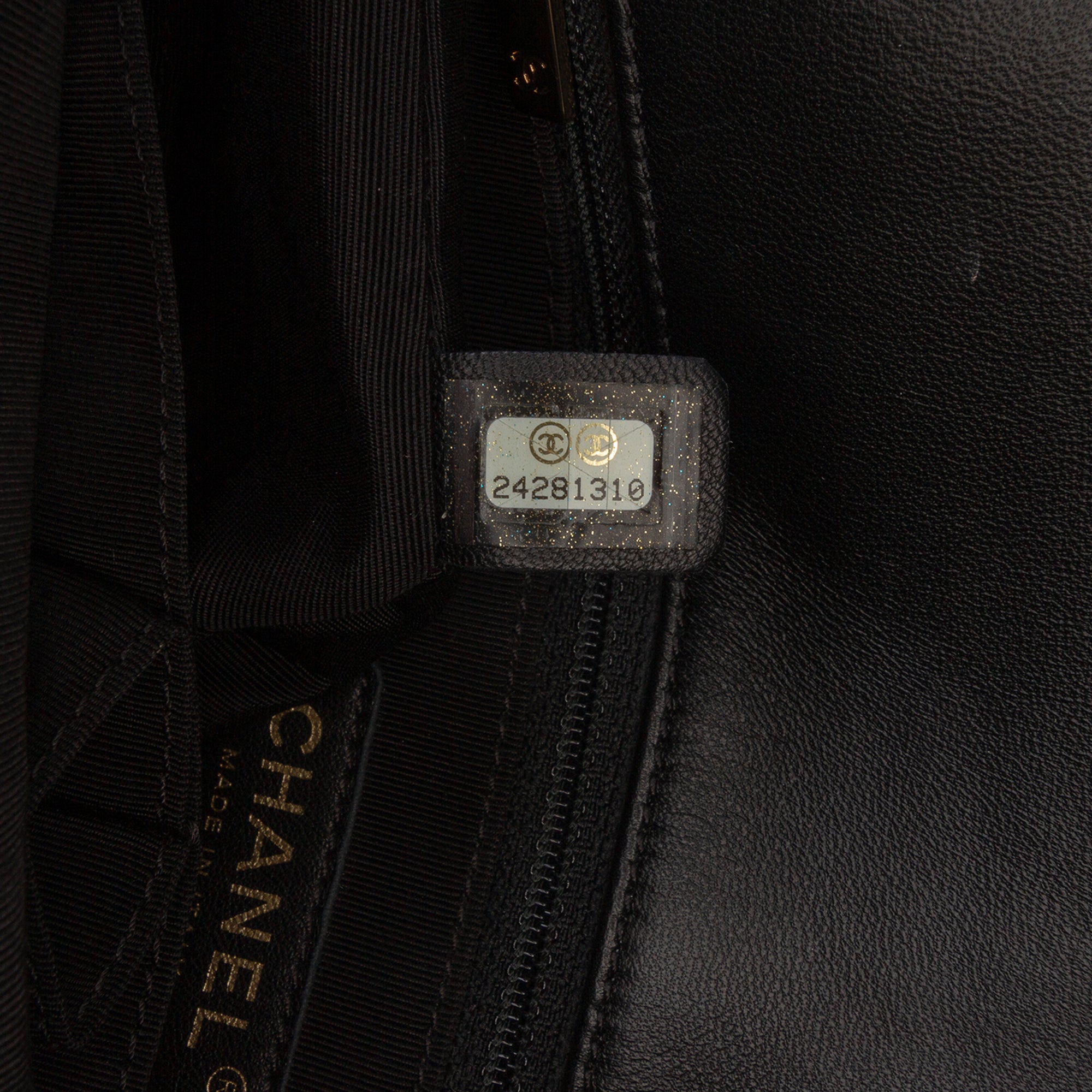 Chanel Quilted Lambskin CC Unchained Flap Clutch - image 6