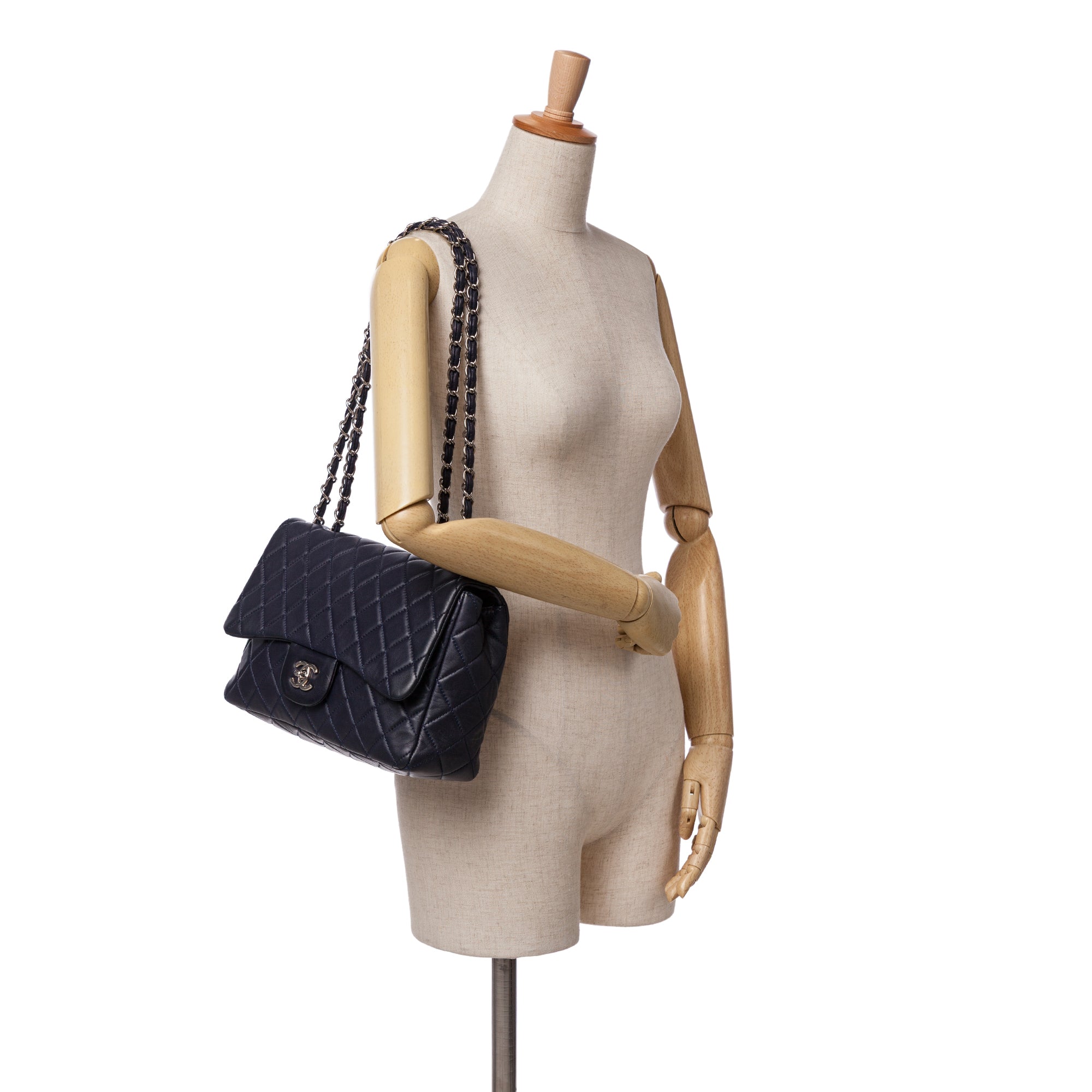 Chanel Jumbo Classic Lambskin Single Flap - image 10