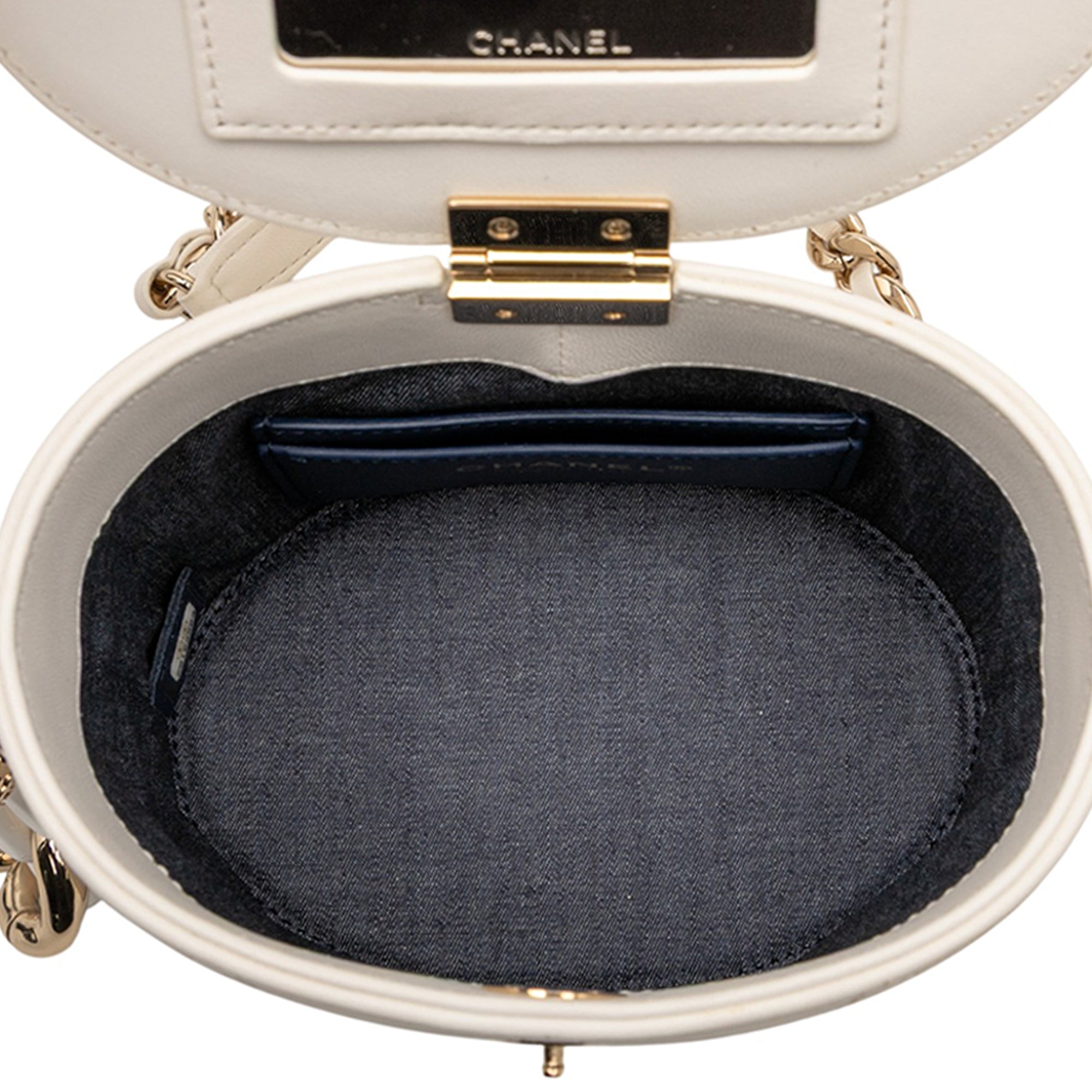 Chanel CC Quilted Lambskin Elegant Chain Vanity Case - image 4