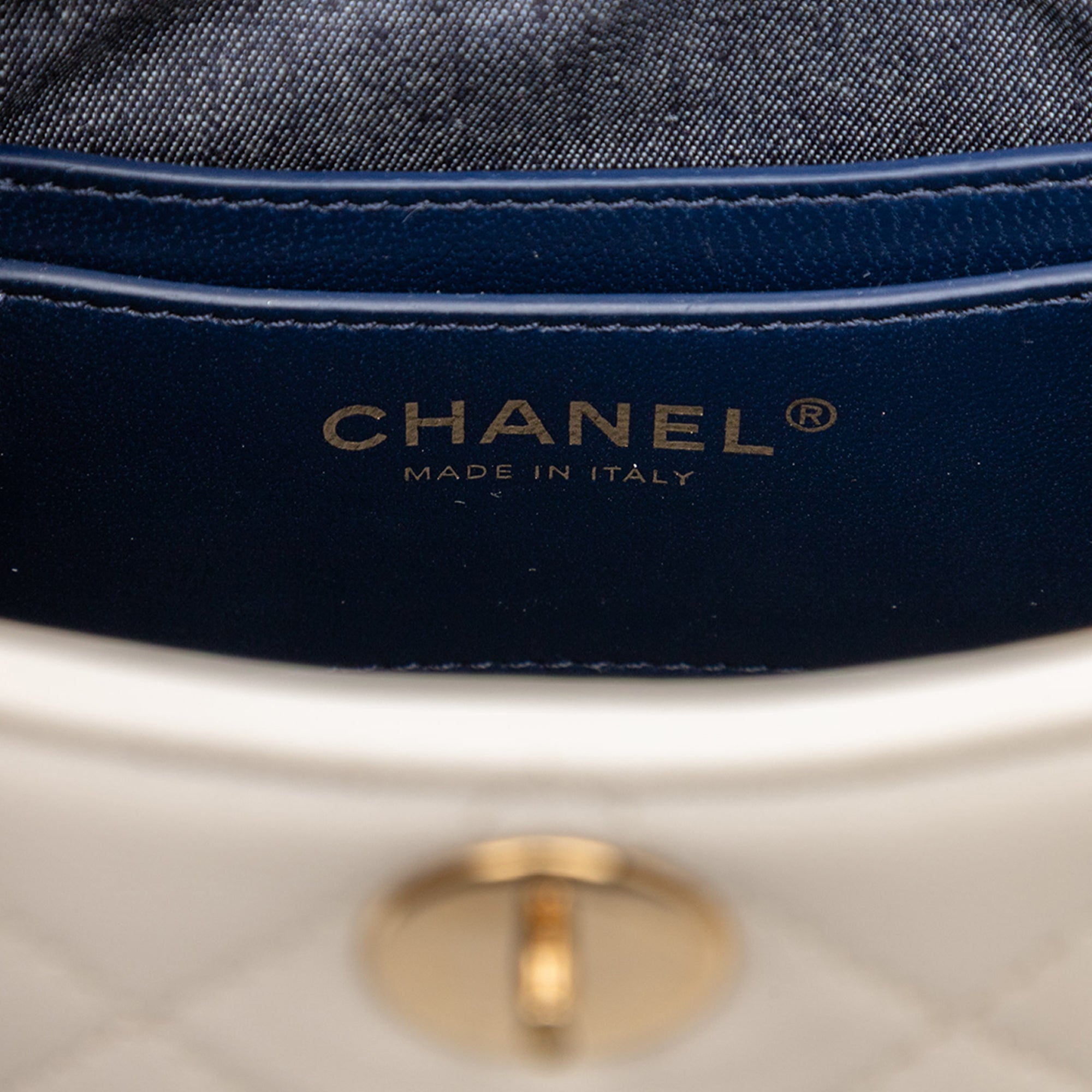Chanel CC Quilted Lambskin Elegant Chain Vanity Case - image 5