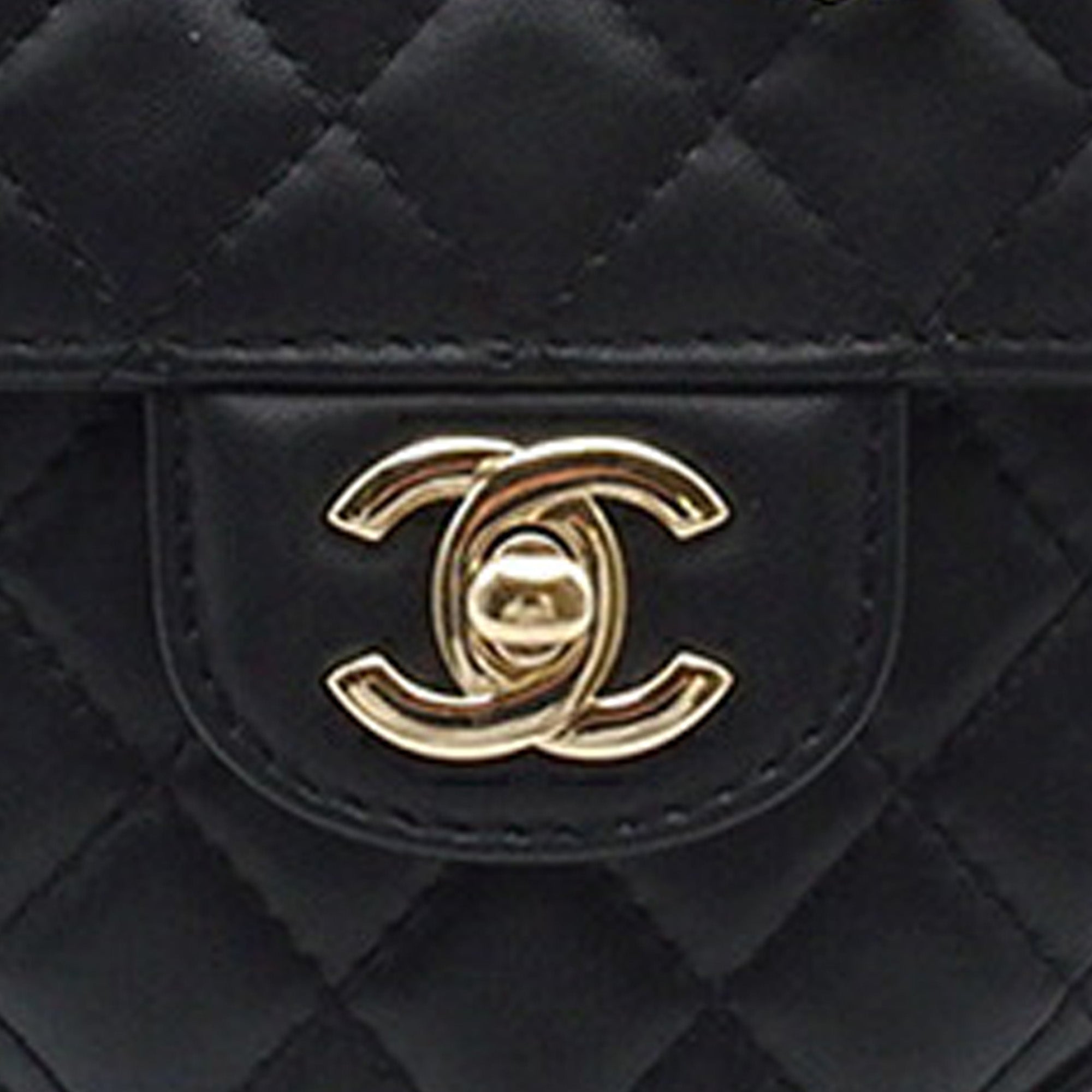 Chanel Lambskin CC in Love Heart Crossbody - image 5