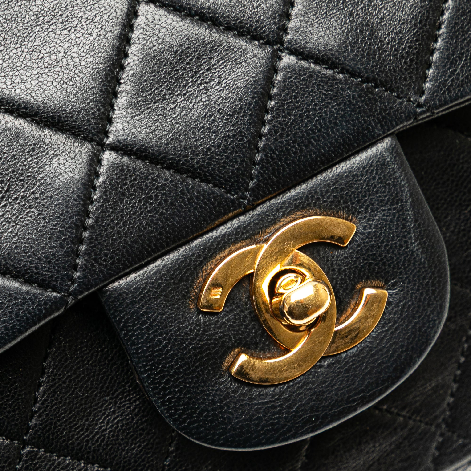 Chanel Medium Classic Lambskin Double Flap - image 10