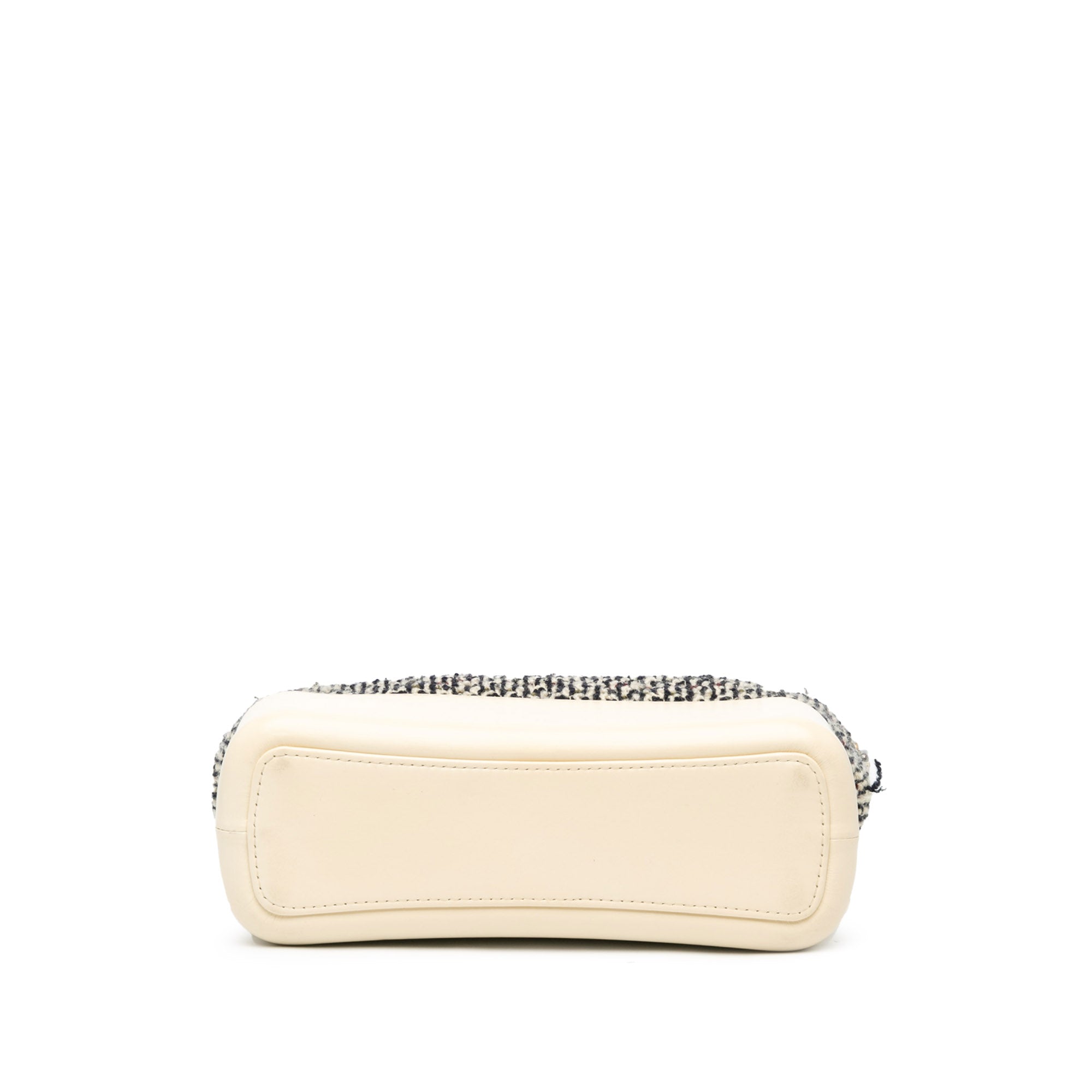 Chanel Medium Tweed and Lambskin Gabrielle Crossbody - image 3