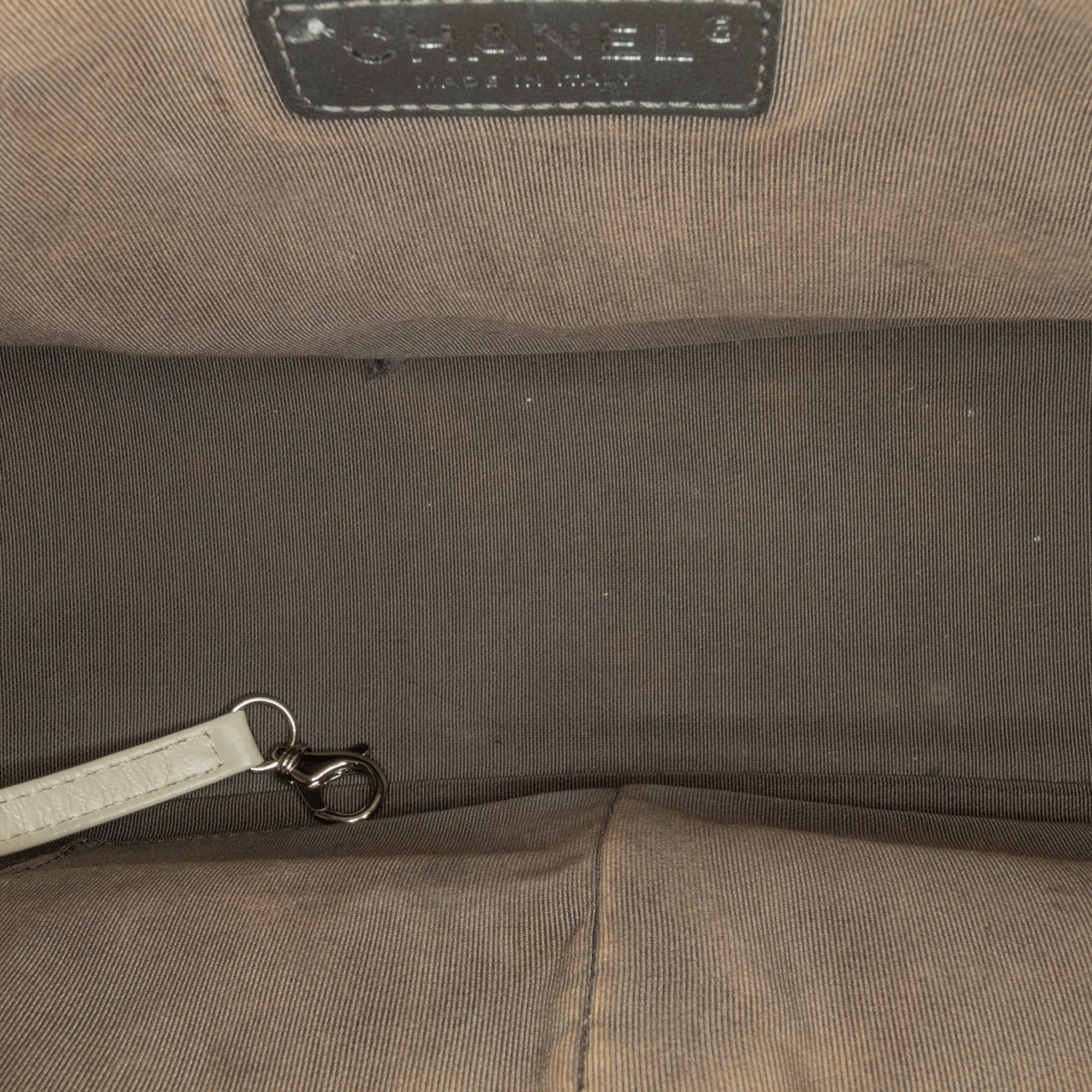 Chanel Medium Tweed and Lambskin Gabrielle Crossbody - image 4