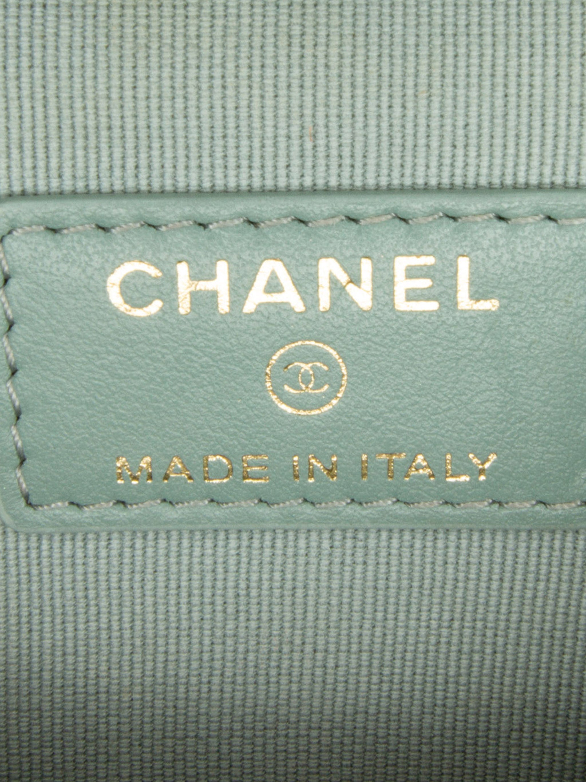 Chanel CC Quilted Caviar Vanity Bag - image 13