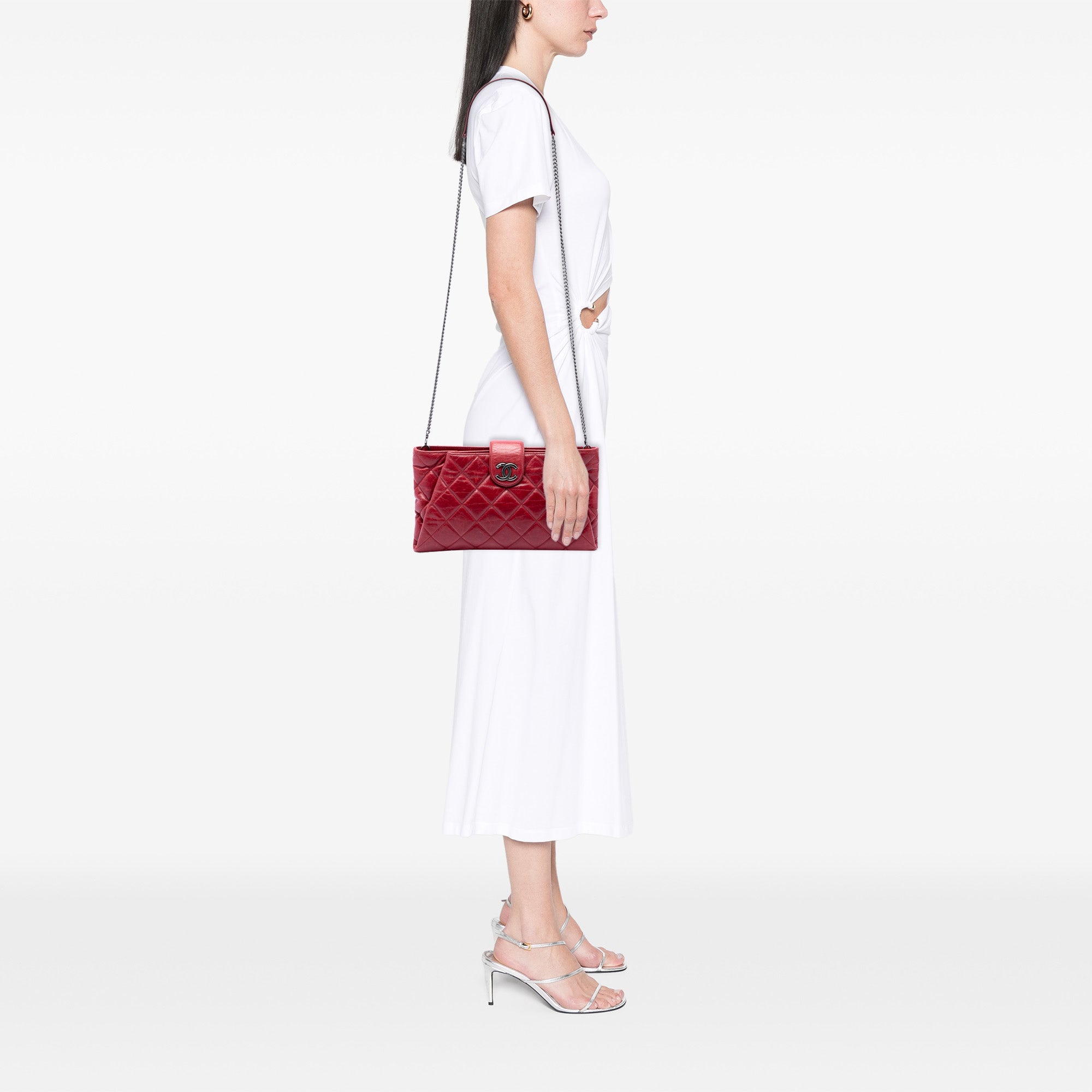 Chanel Quilted Glazed Calfskin Coco Pleats Chain Clutch - image 6