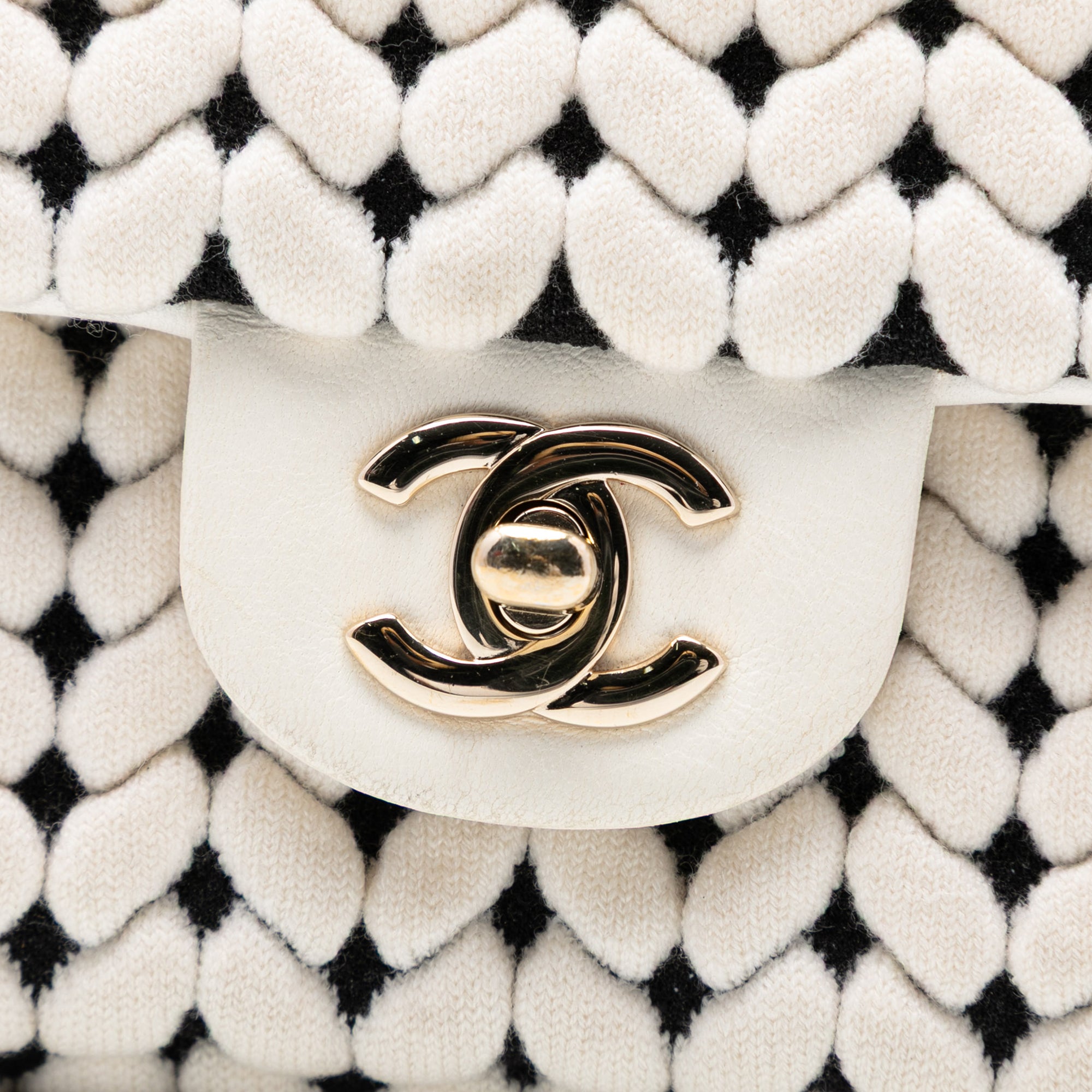 Chanel Medium Calfskin and Wool Knit Single Flap - image 5