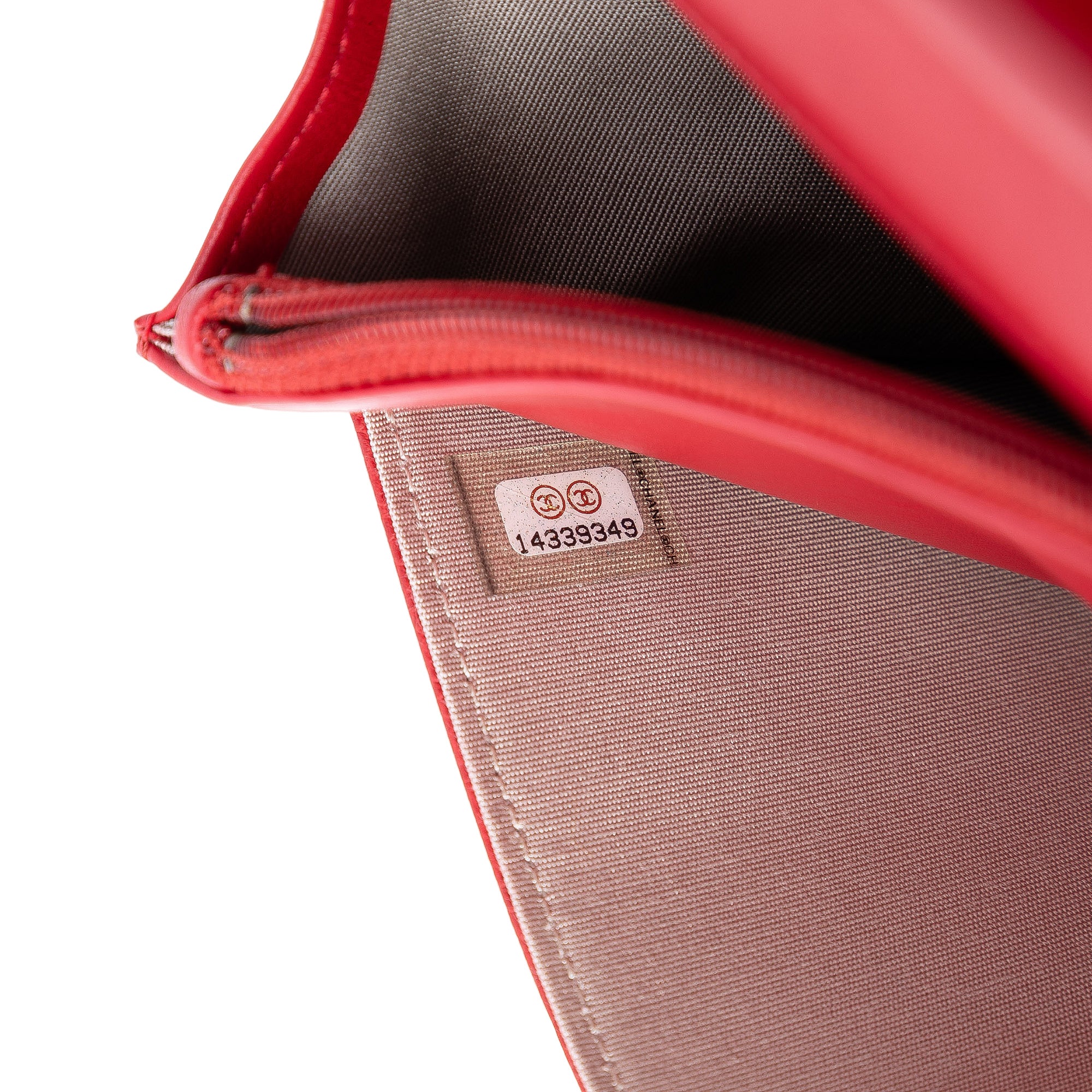 Chanel CC Caviar Wallet On Chain - image 5
