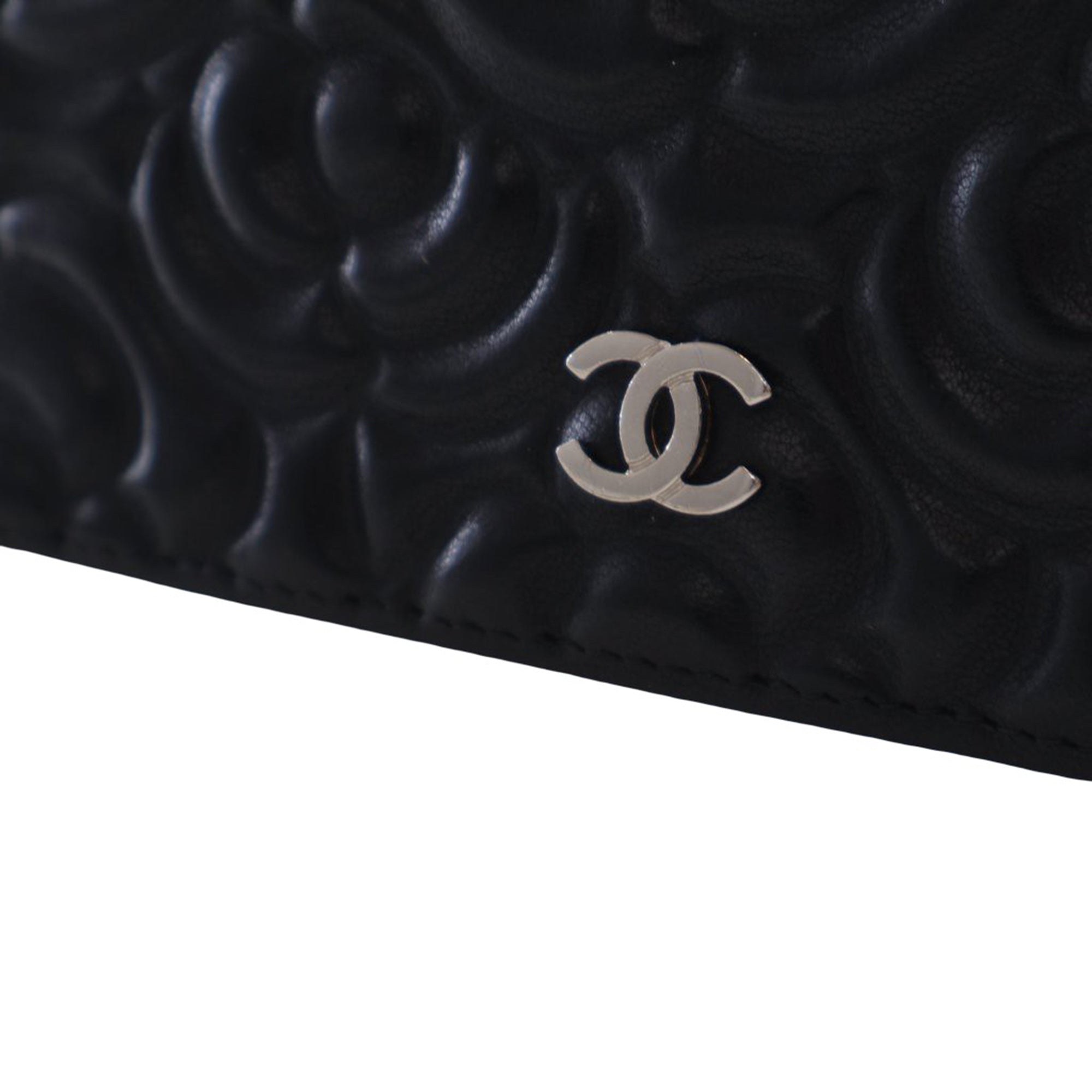 Chanel CC Embossed Lambskin Camellia Wallet On Chain - image 7