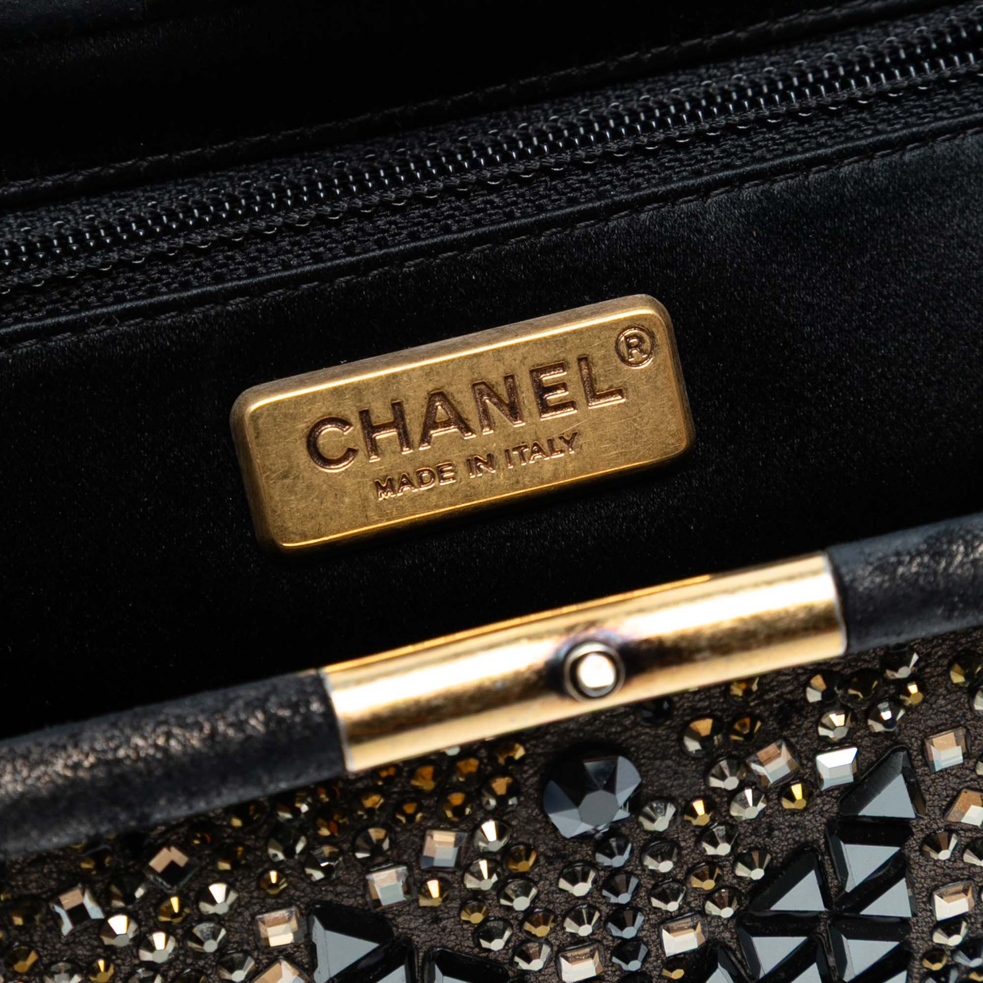 Chanel CC Glitter Lambskin Studded Frame Clutch on Chain - image 5