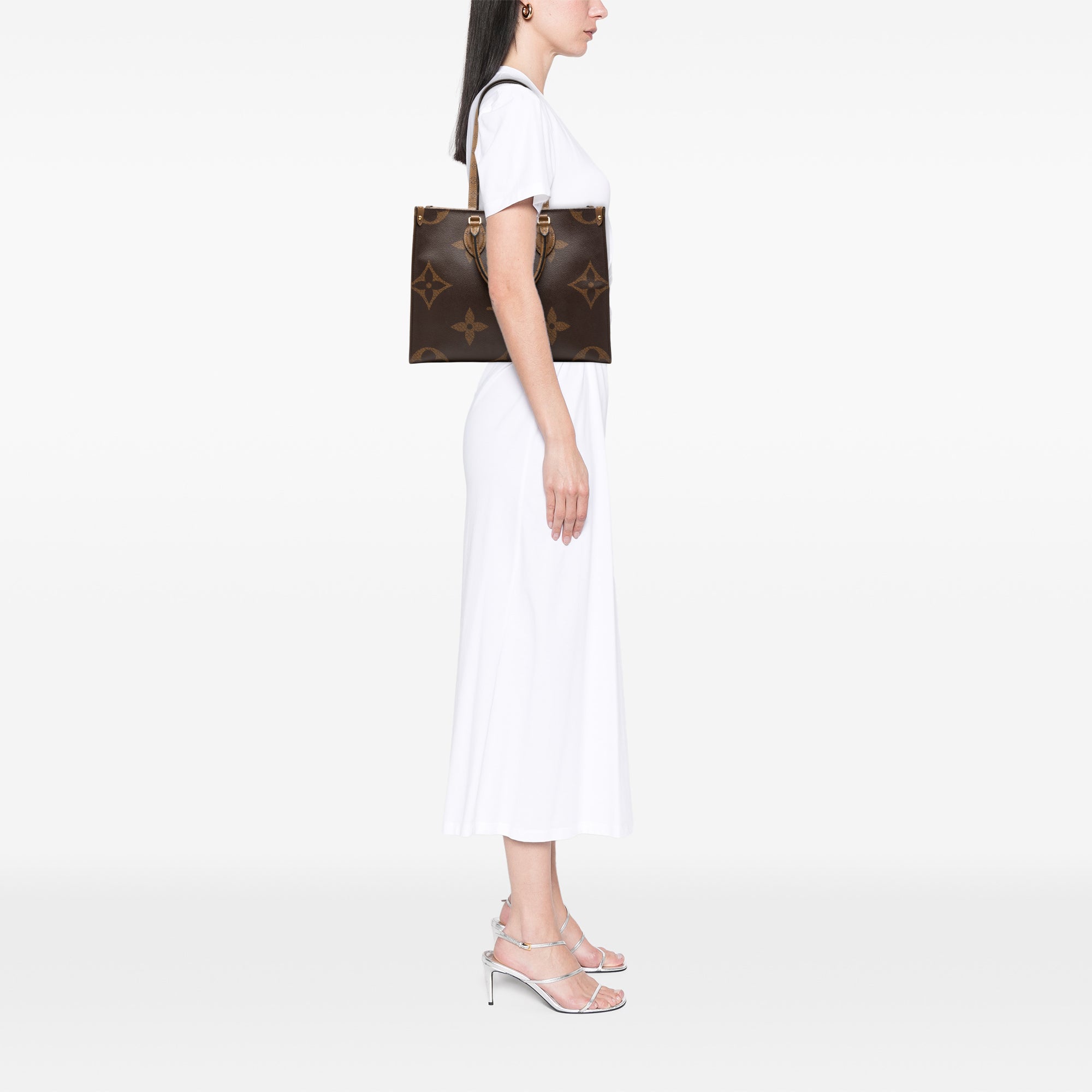 Louis Vuitton Monogram Reverse Giant OnTheGo MM - image 8