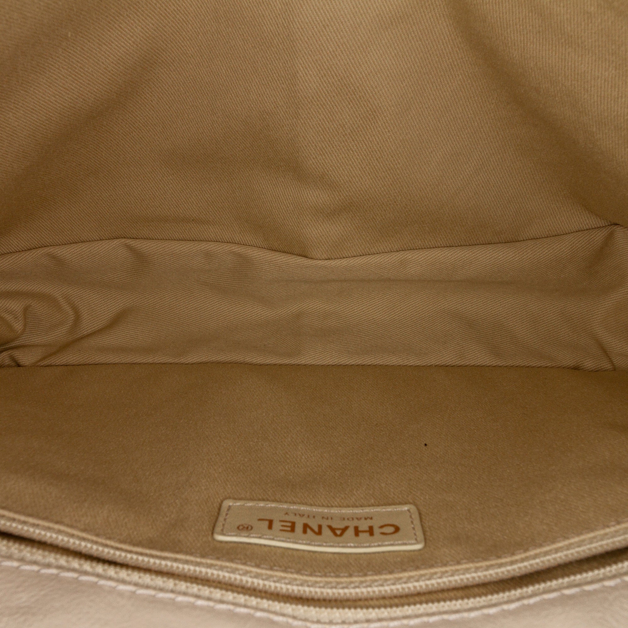 Chanel Natural Beauty Split Pocket - image 6