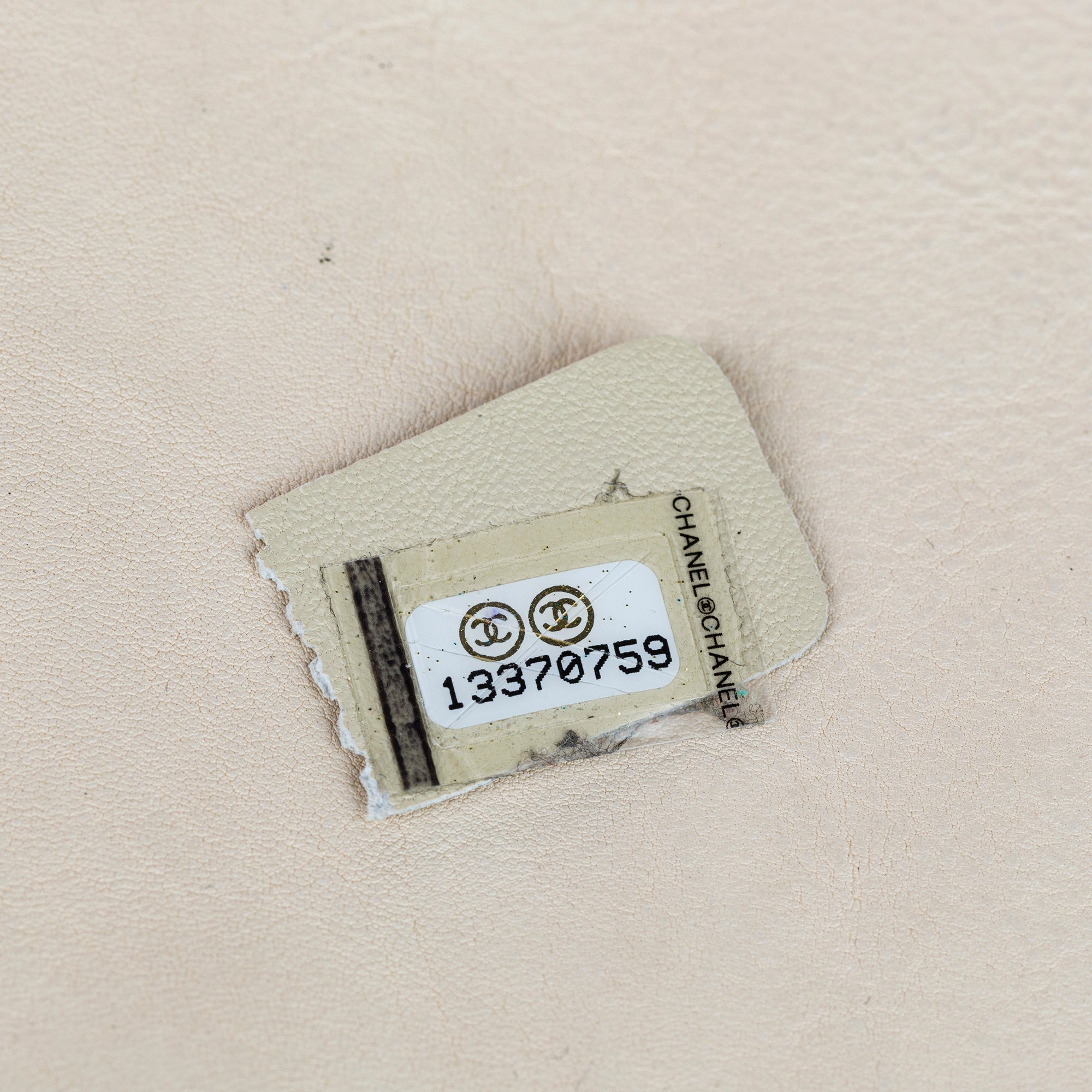 Chanel Natural Beauty Split Pocket - image 7