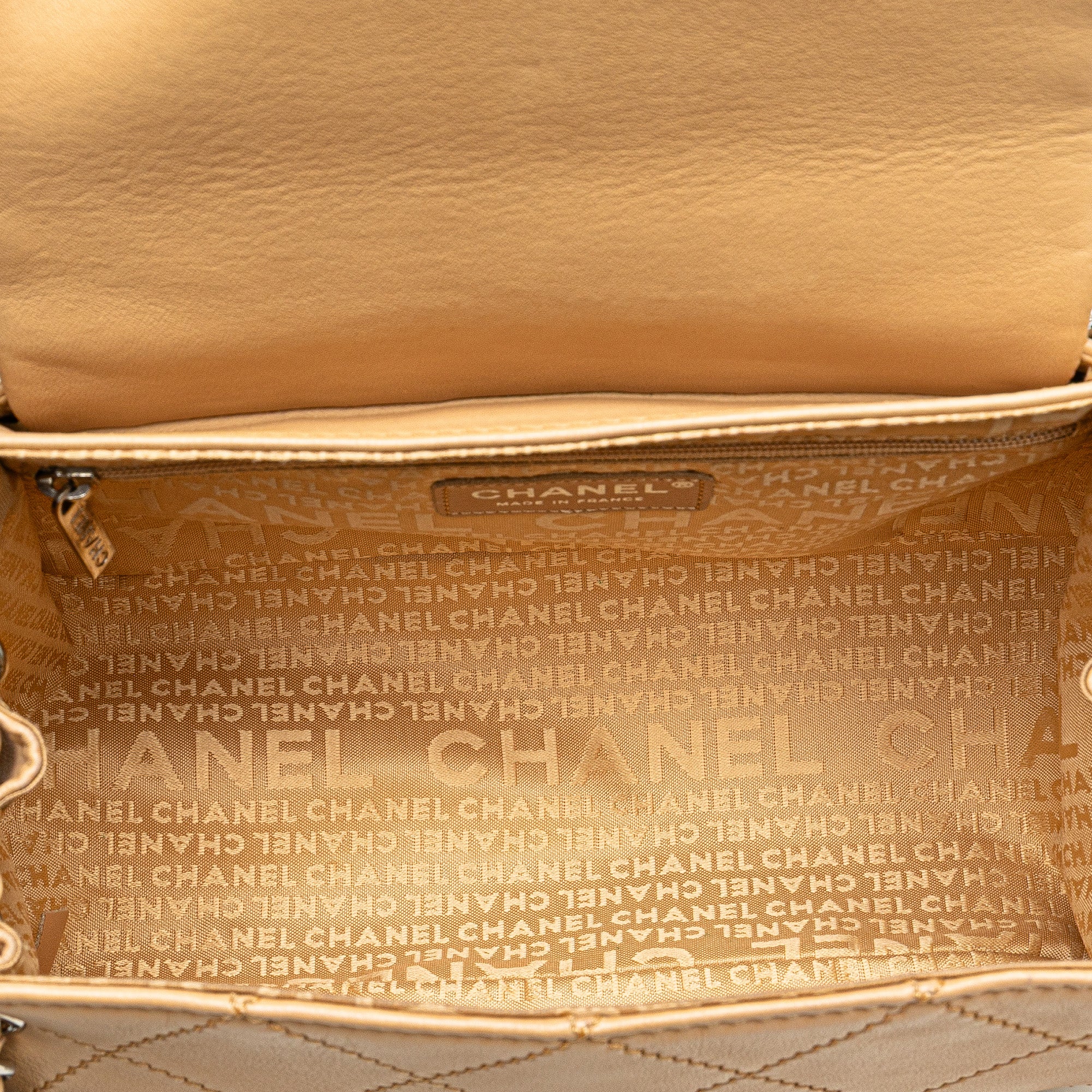 Chanel Reissue 2.55 Quilted Lambskin Wild Stitch Accordion Chain Shoulder Bag - image 4