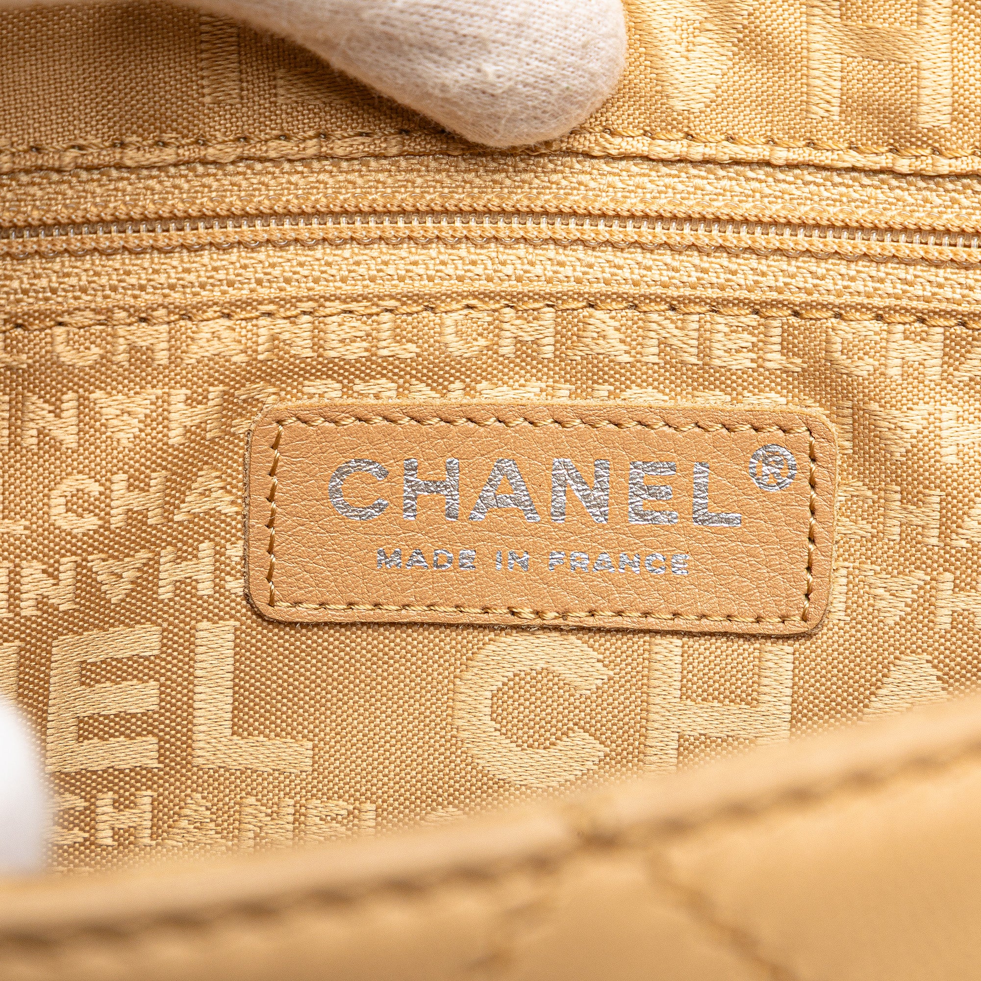 Chanel Reissue 2.55 Quilted Lambskin Wild Stitch Accordion Chain Shoulder Bag - image 5