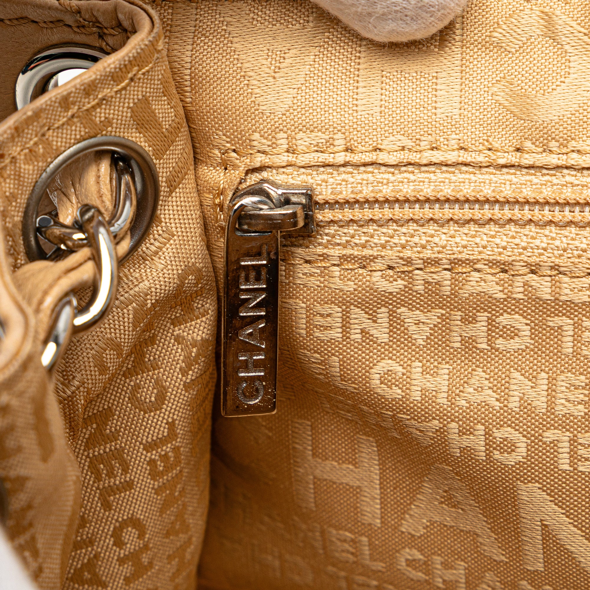 Chanel Reissue 2.55 Quilted Lambskin Wild Stitch Accordion Chain Shoulder Bag - image 9