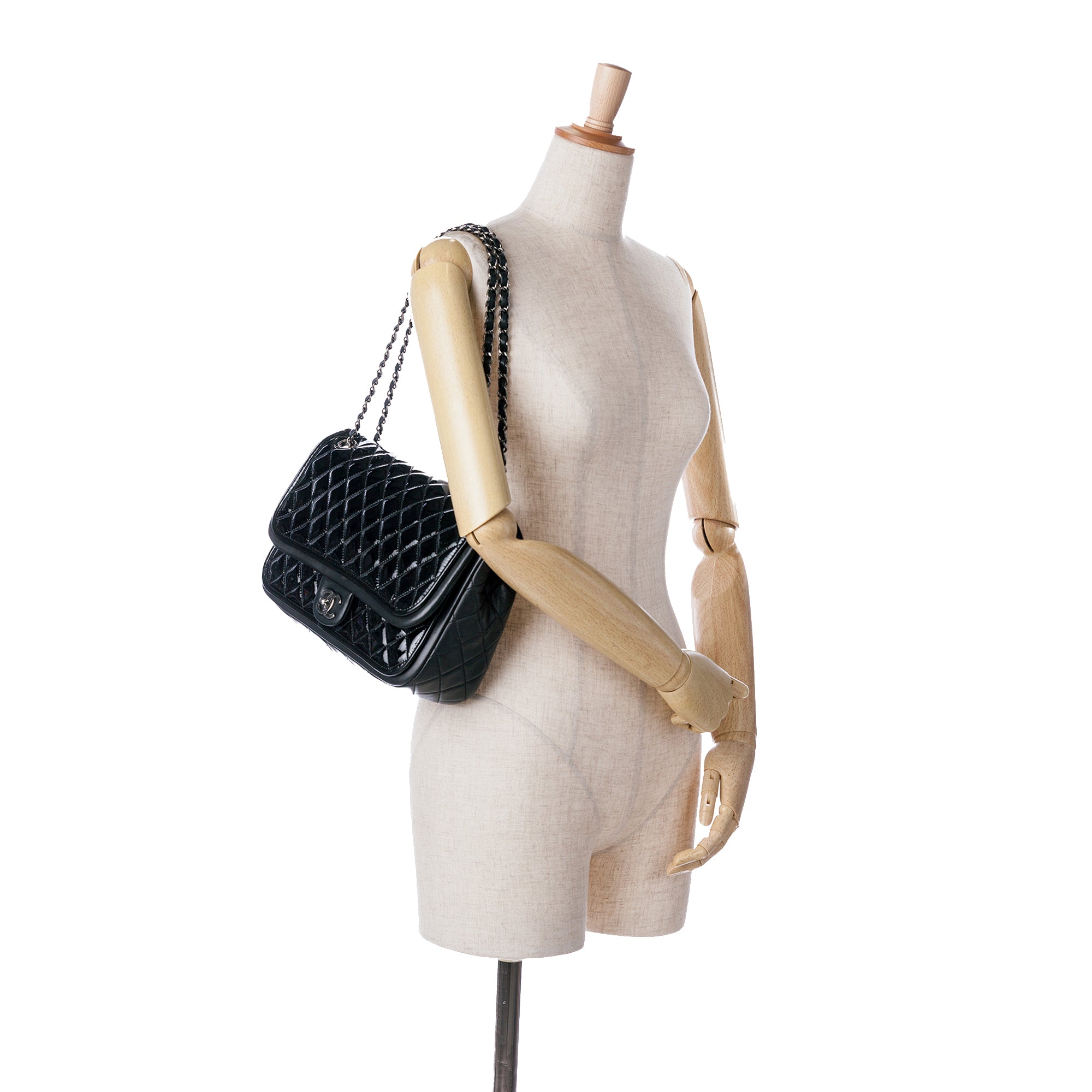 Chanel Jumbo Patent Classic Twist Flap - image 11