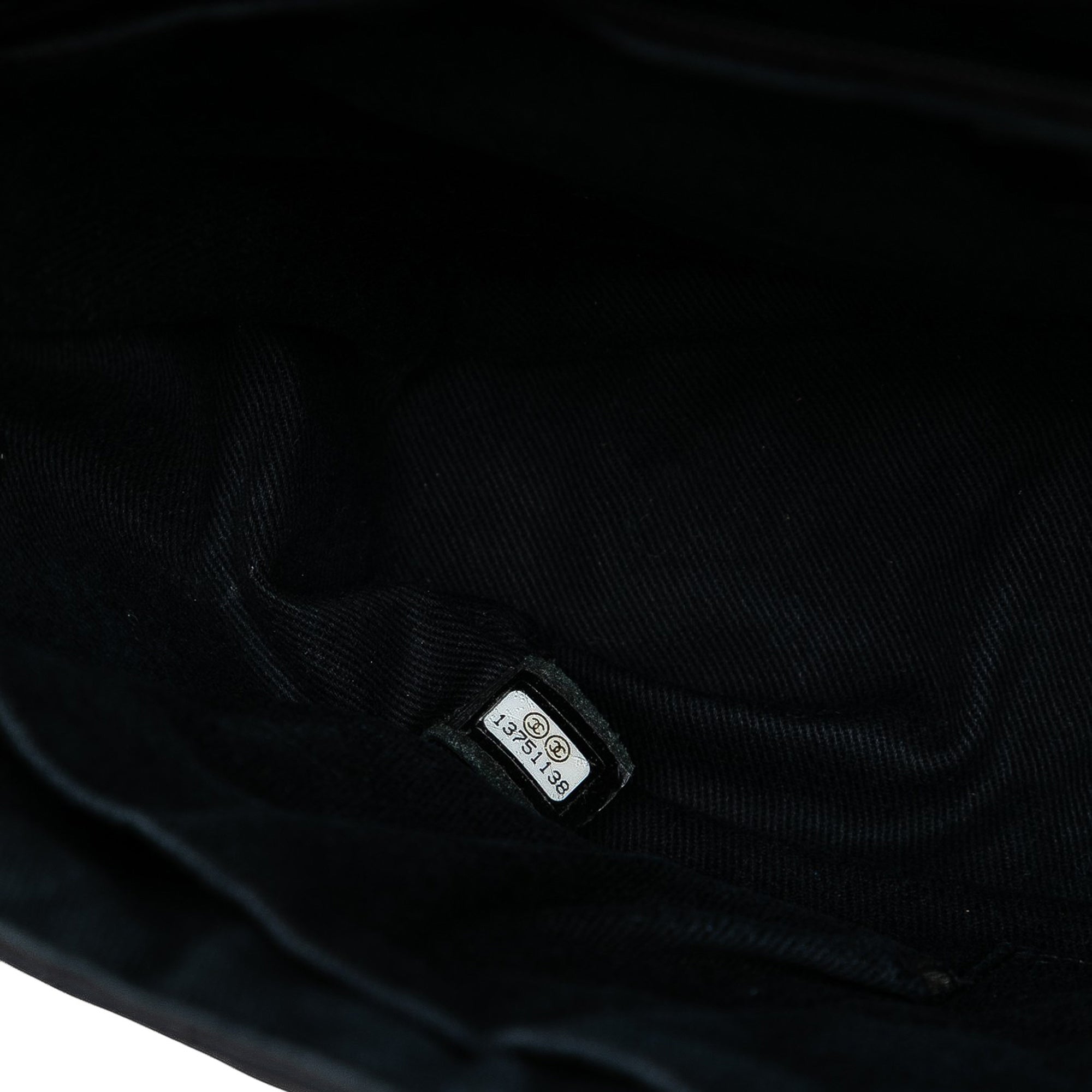 Chanel Quilted Calfskin Reissue 2.55 Easy Messenger Flap - image 4