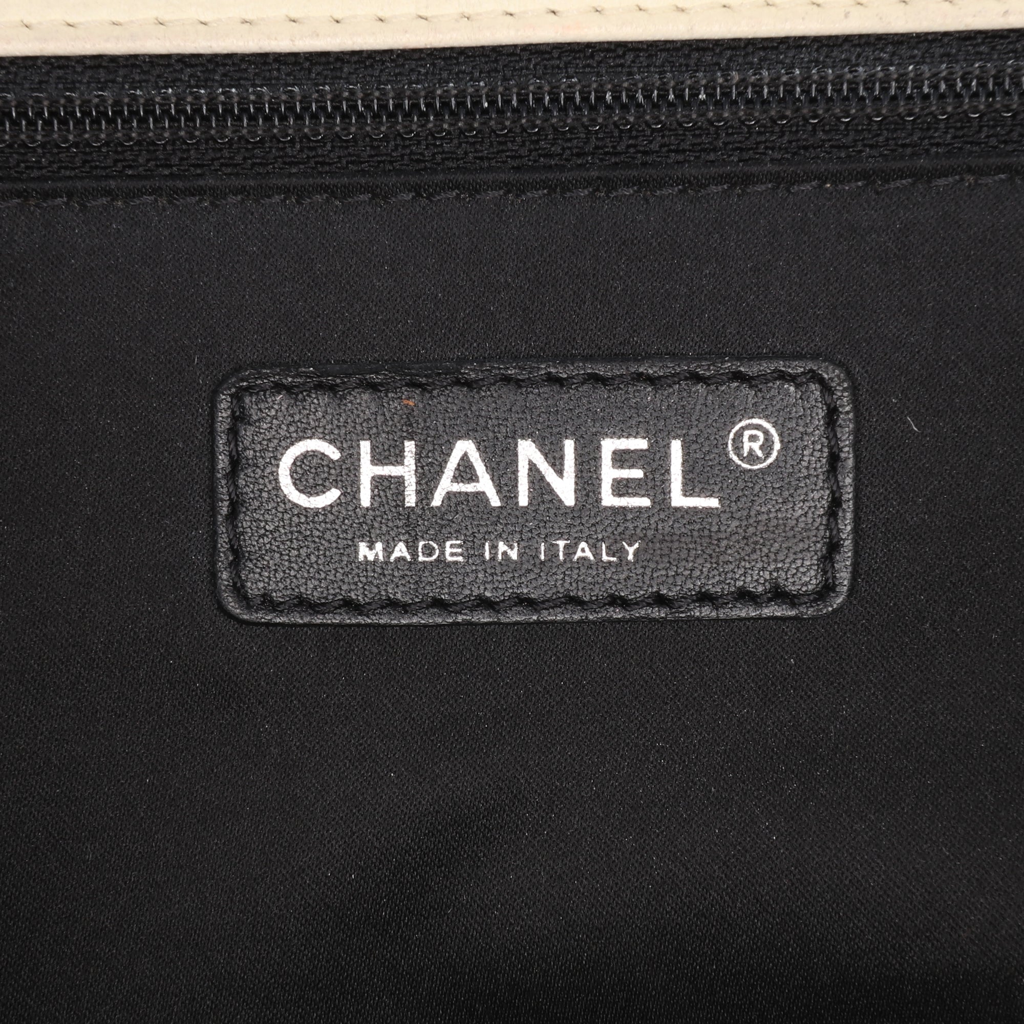 Chanel Maxi Quilted Calfskin Blizzard Zip Top Flap - image 5
